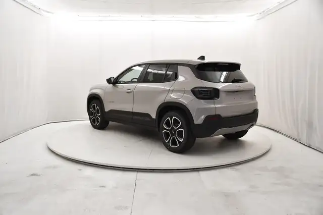 Jeep Avenger view 4