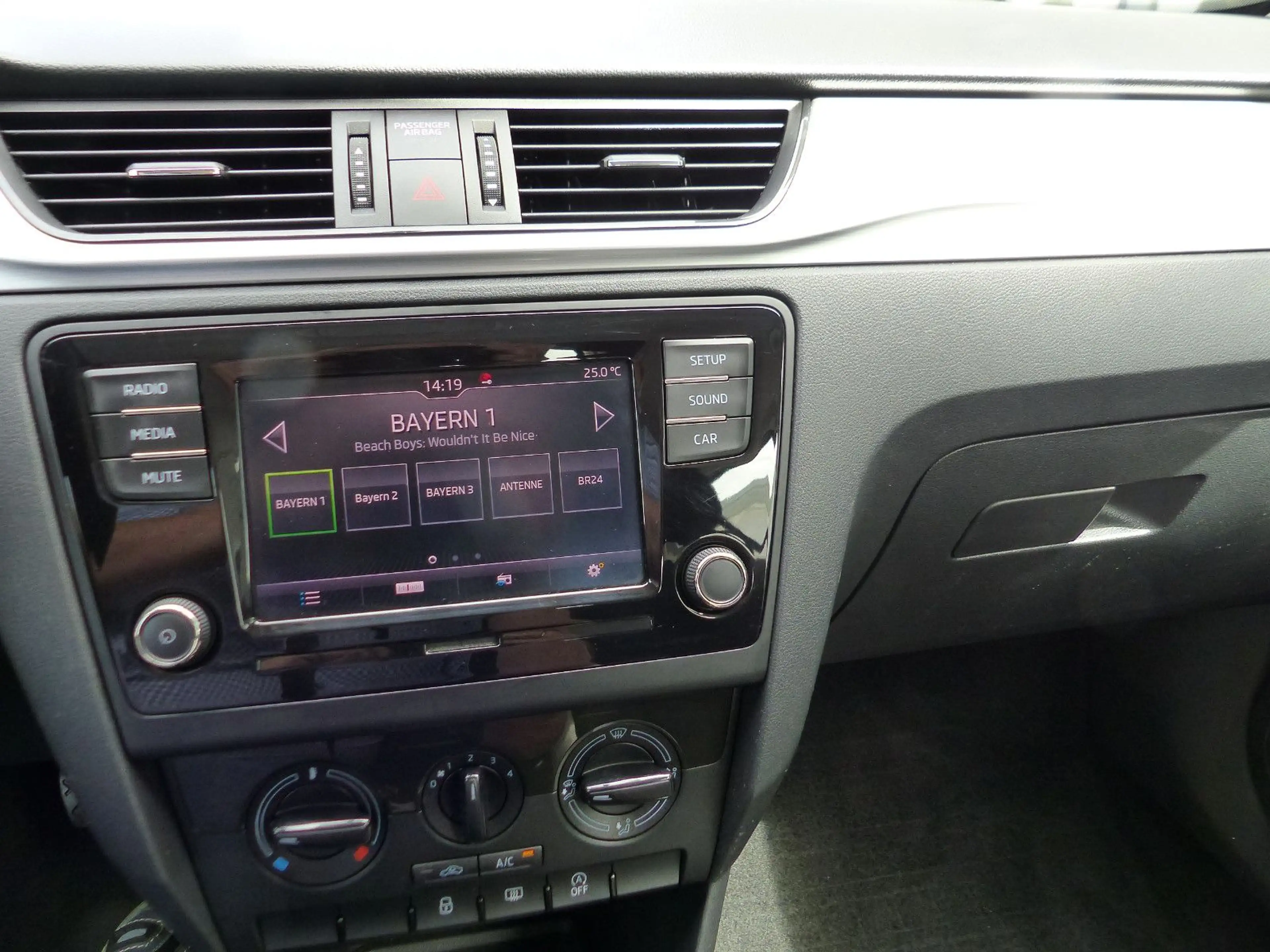 Skoda Rapid/Spaceback Spaceback 1.0 TSI Ambition Tempomat PDC — photo 15