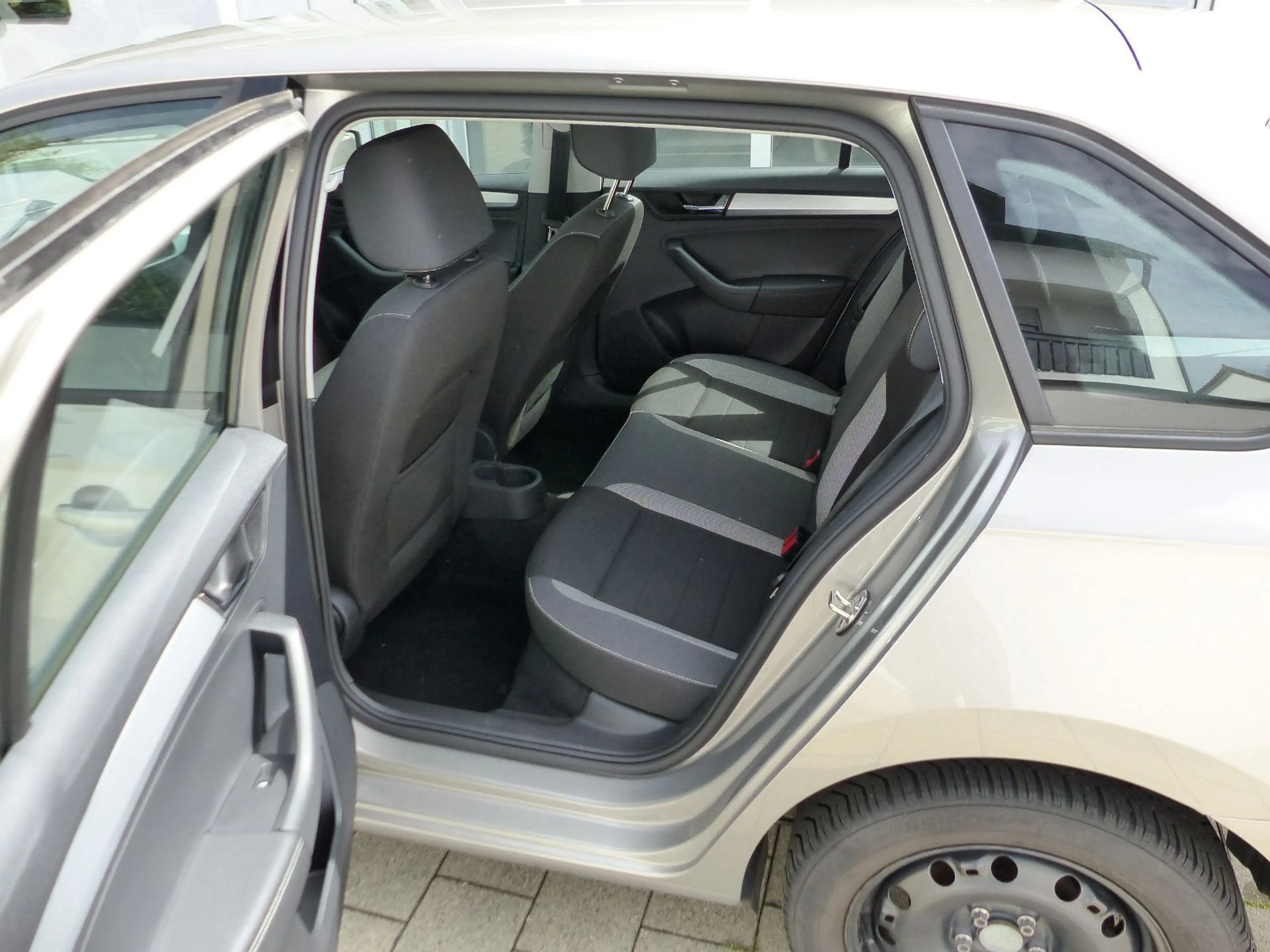 Skoda Rapid/Spaceback Spaceback 1.0 TSI Ambition Tempomat PDC — photo 11