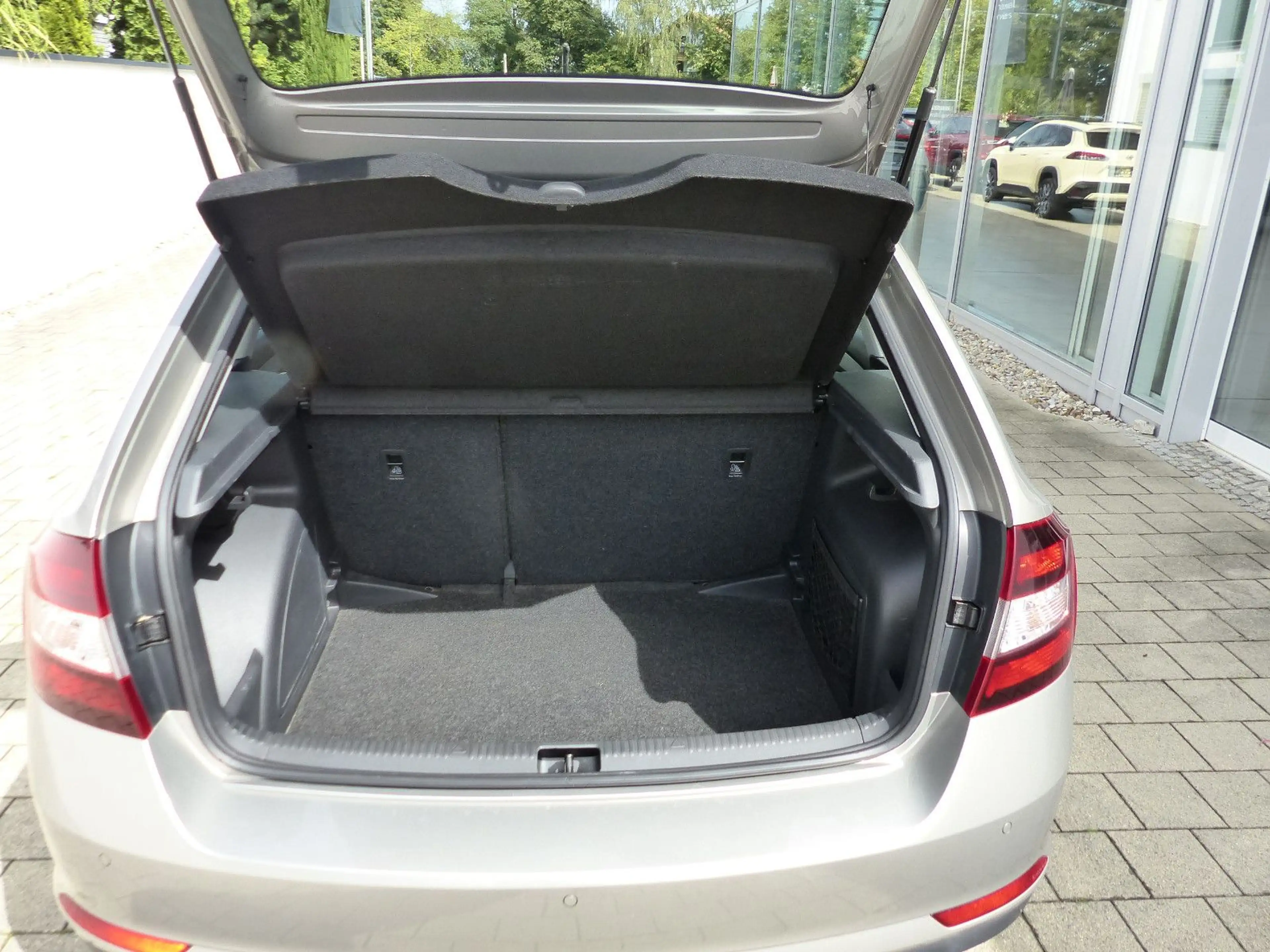Skoda Rapid/Spaceback Spaceback 1.0 TSI Ambition Tempomat PDC — photo 10