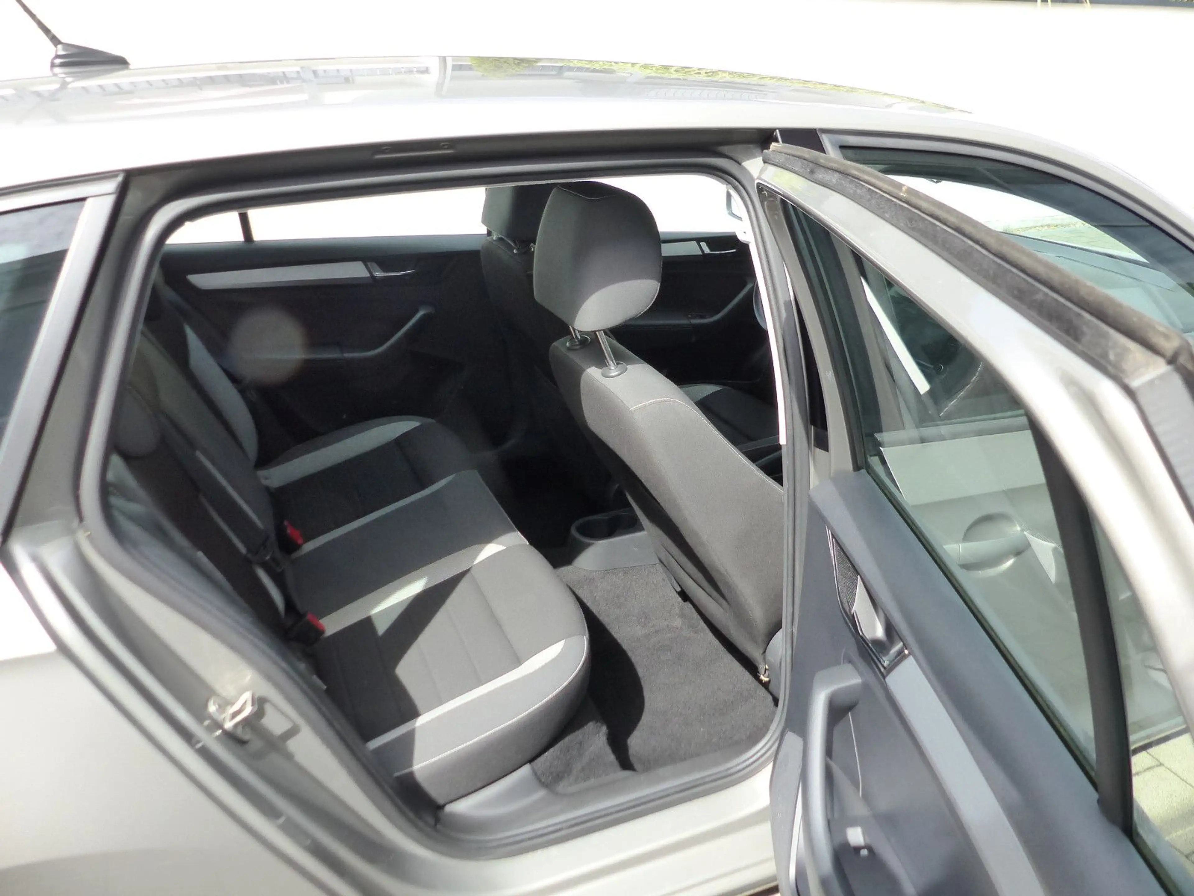 Skoda Rapid/Spaceback Spaceback 1.0 TSI Ambition Tempomat PDC — photo 7