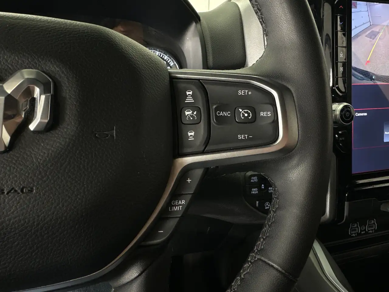 RAM 1500 снимка RAM 1500