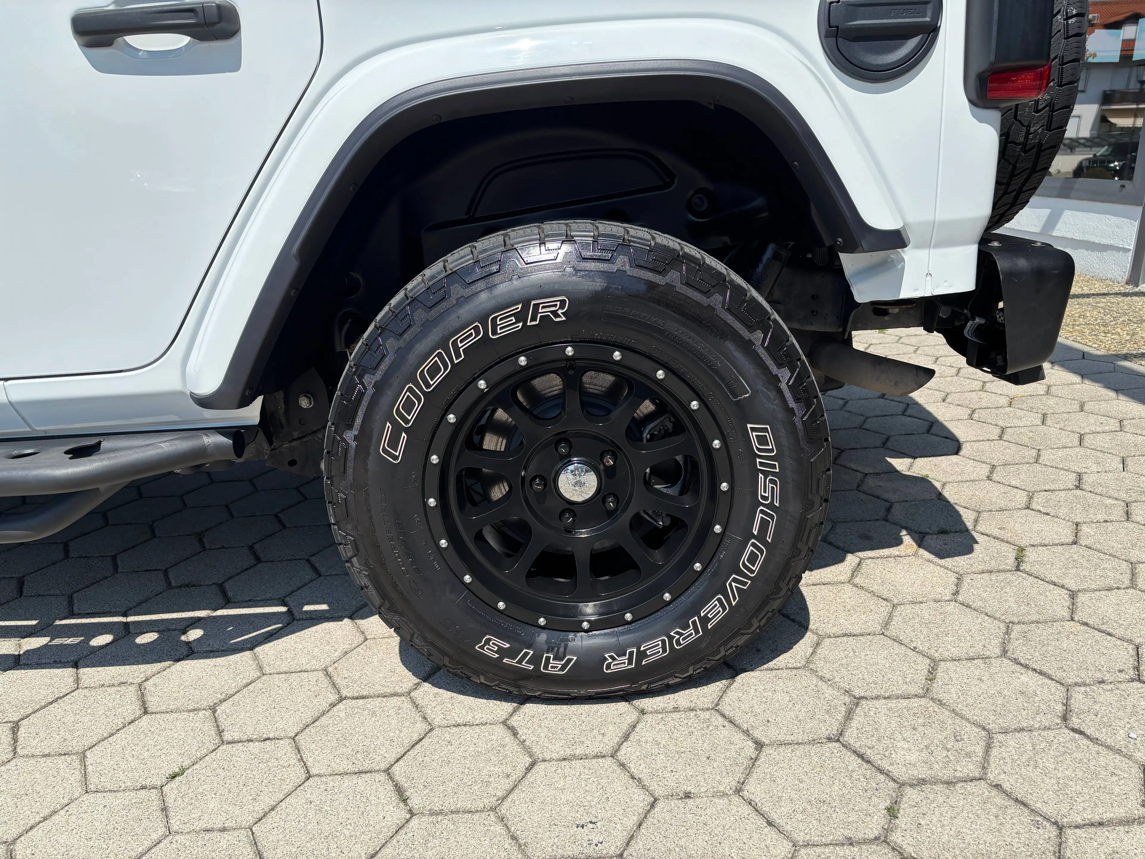 Jeep Wrangler Sahara UNLIMITED — photo 10