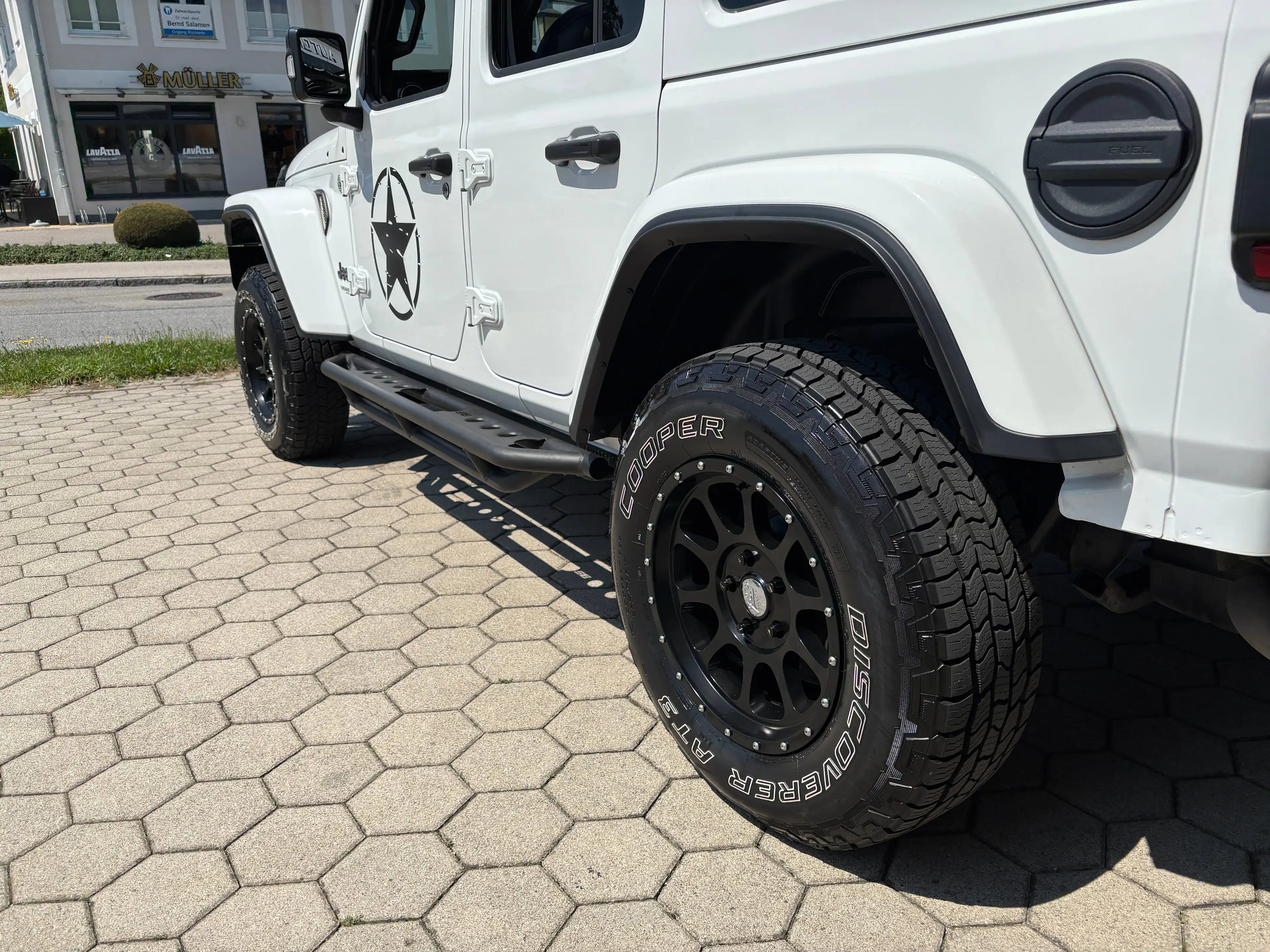 Jeep Wrangler Sahara UNLIMITED — photo 3