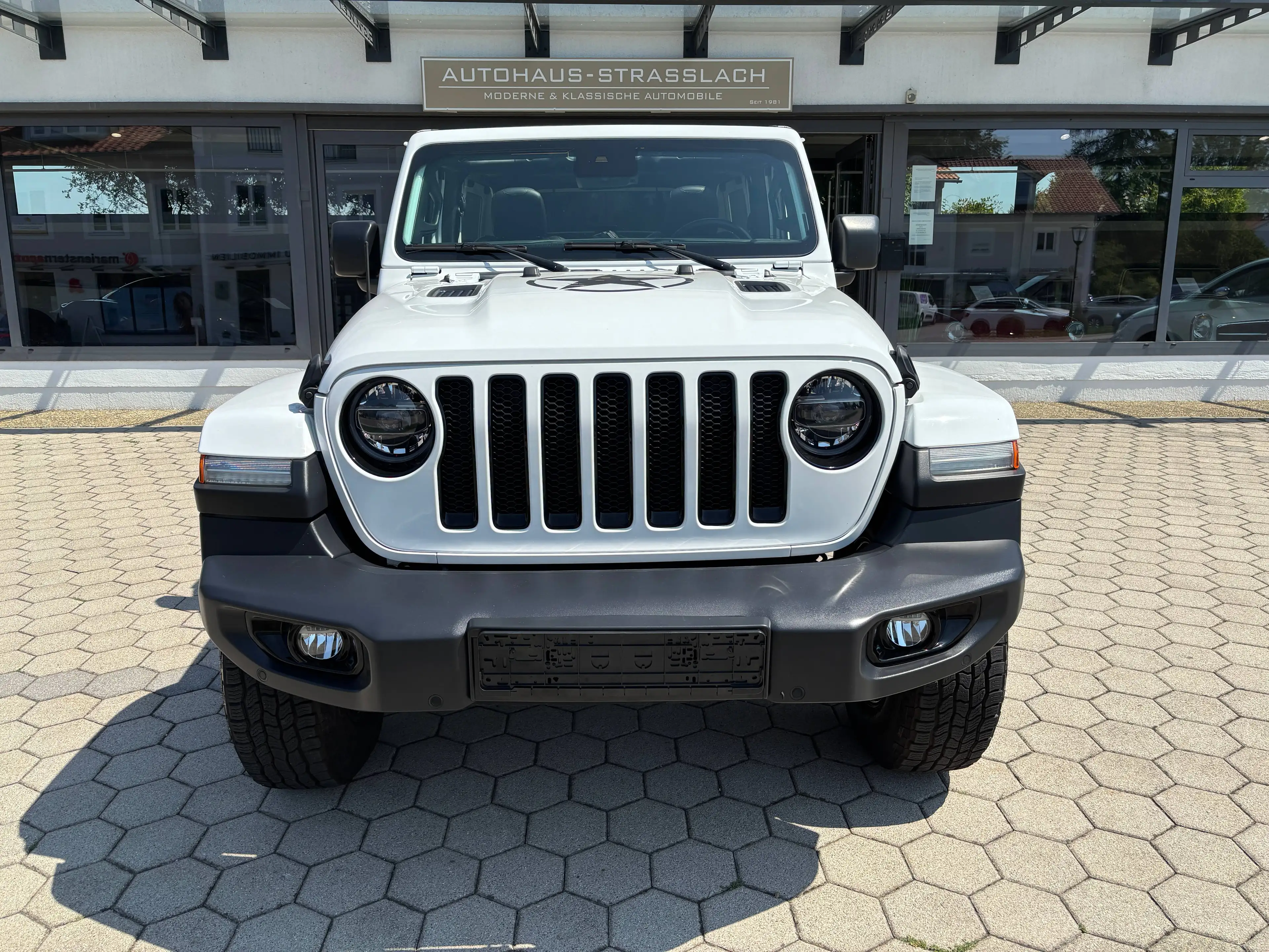 Jeep Wrangler Sahara UNLIMITED — photo 8