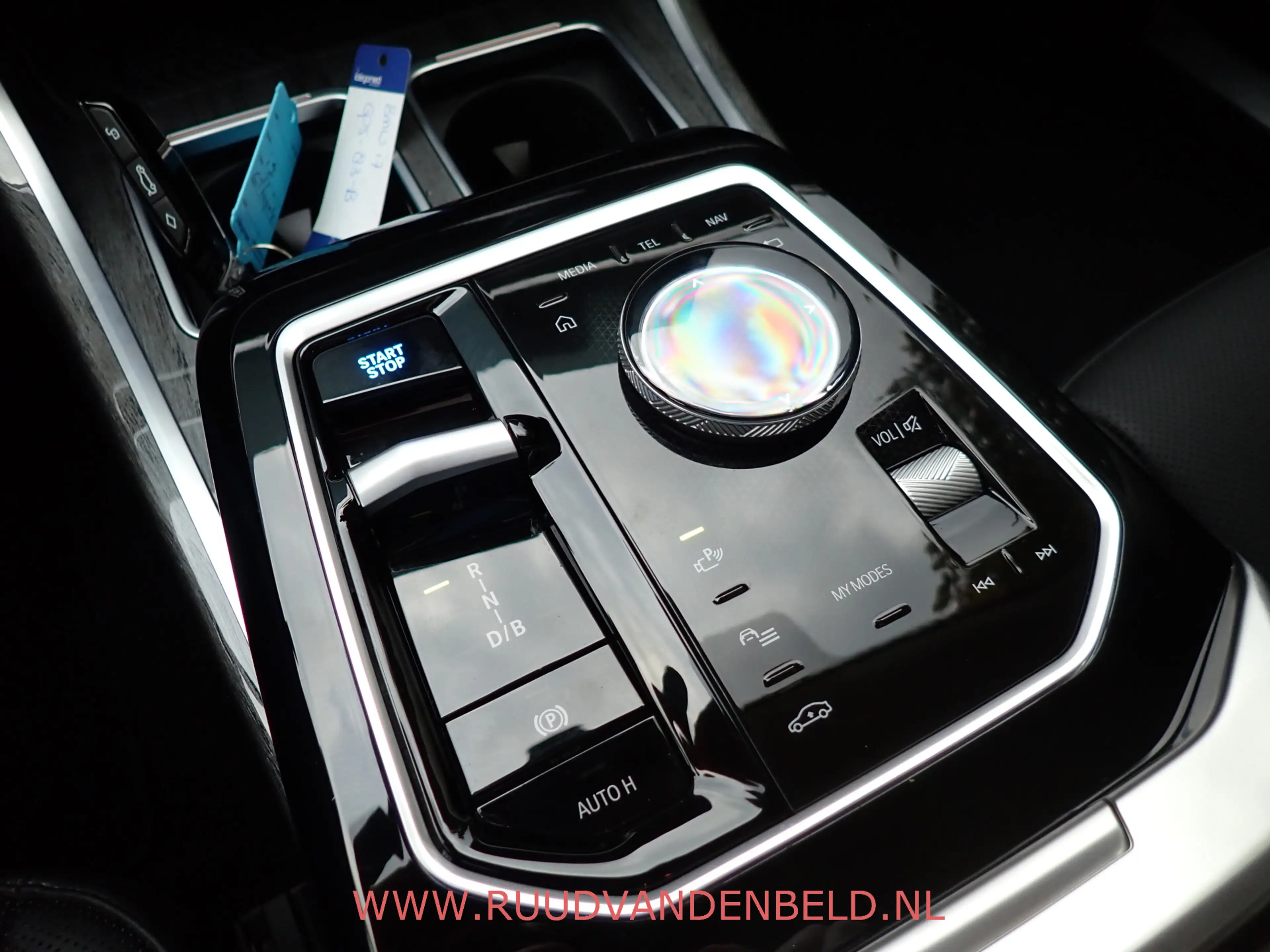 BMW i7 eDrive 106 kWh !! EX BTW 56.100 !! SOH 94% / HEAD- — photo 19
