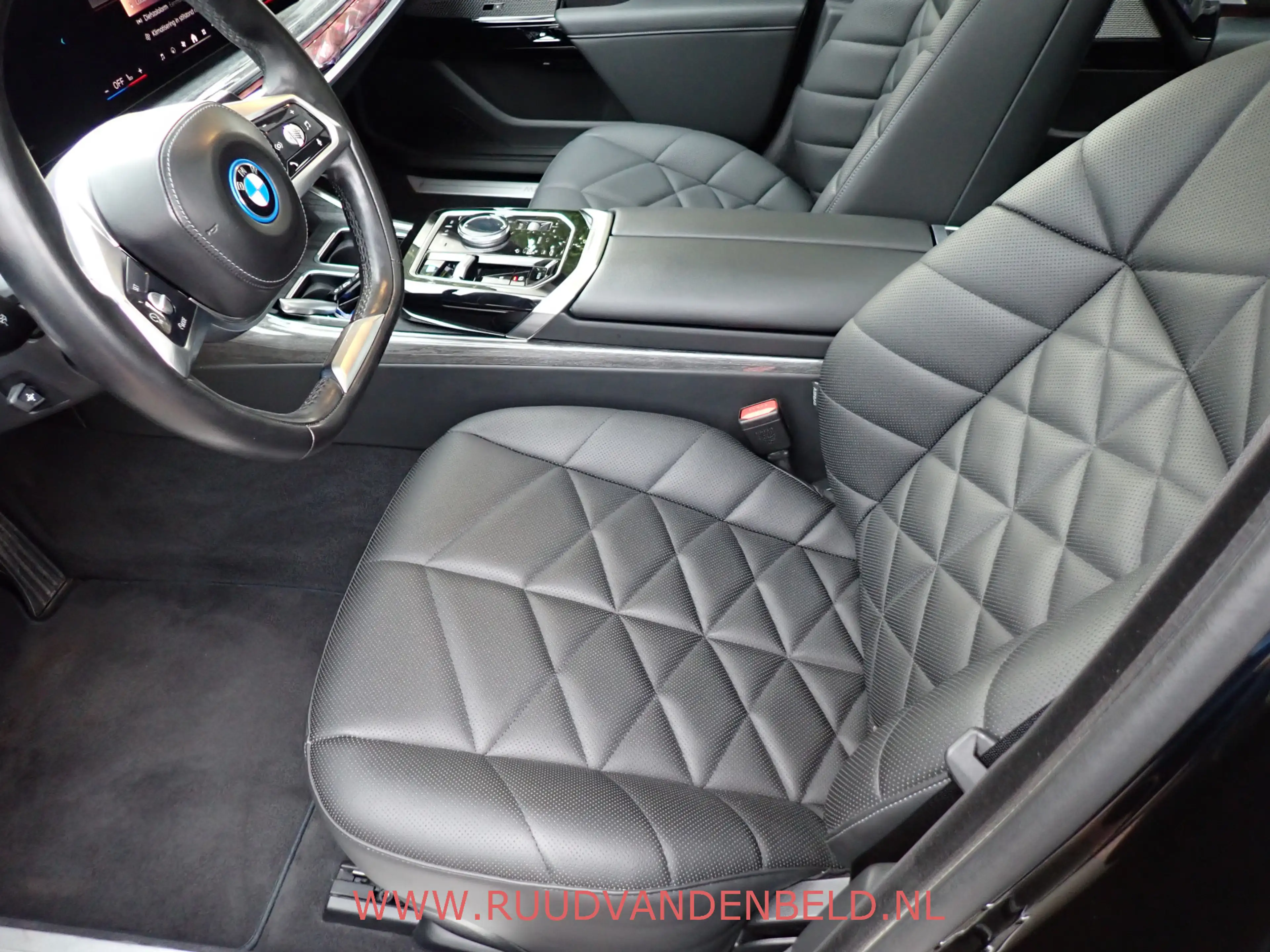 BMW i7 eDrive 106 kWh !! EX BTW 56.100 !! SOH 94% / HEAD- — photo 8