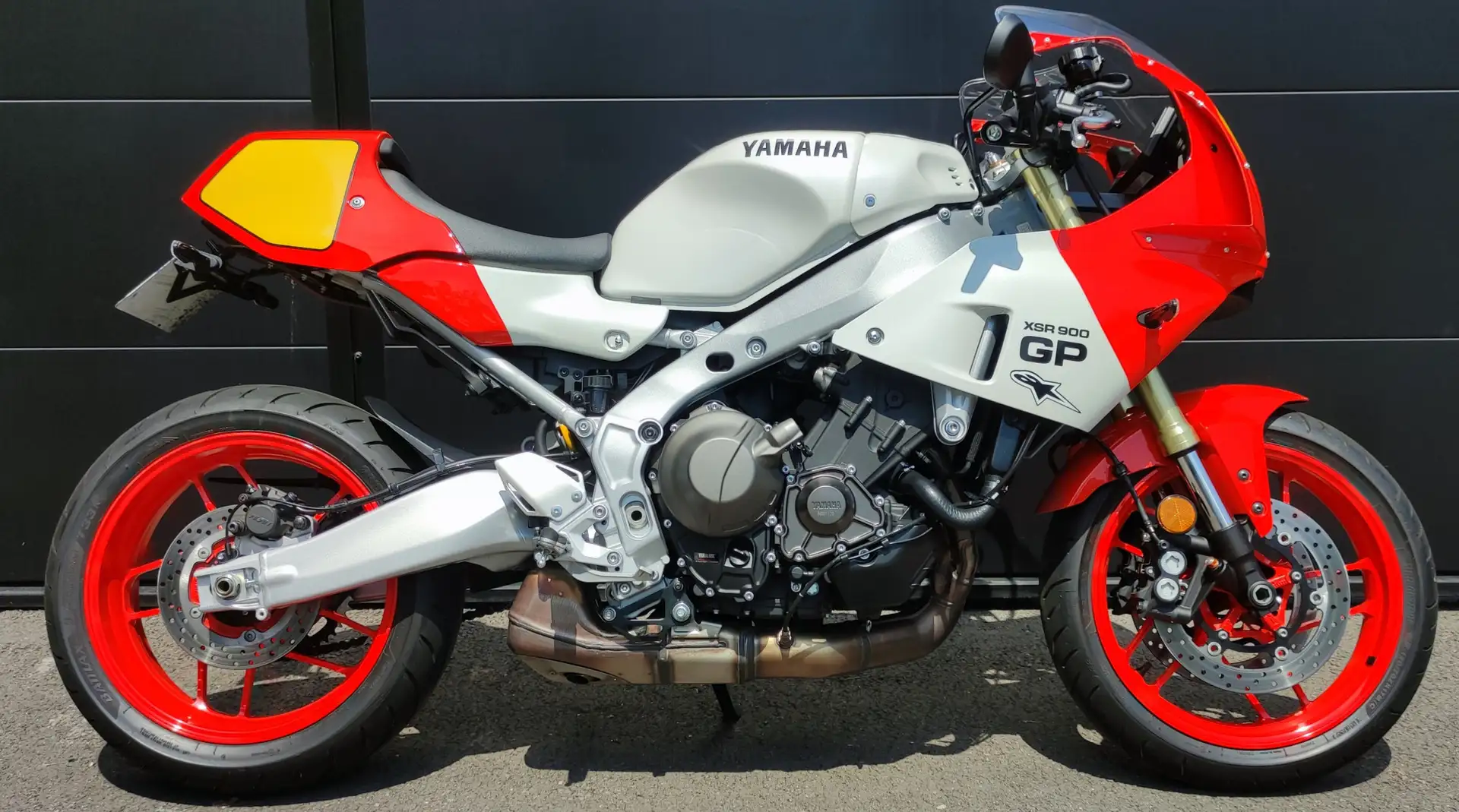 Yamaha XSR 900 Bianco - 2