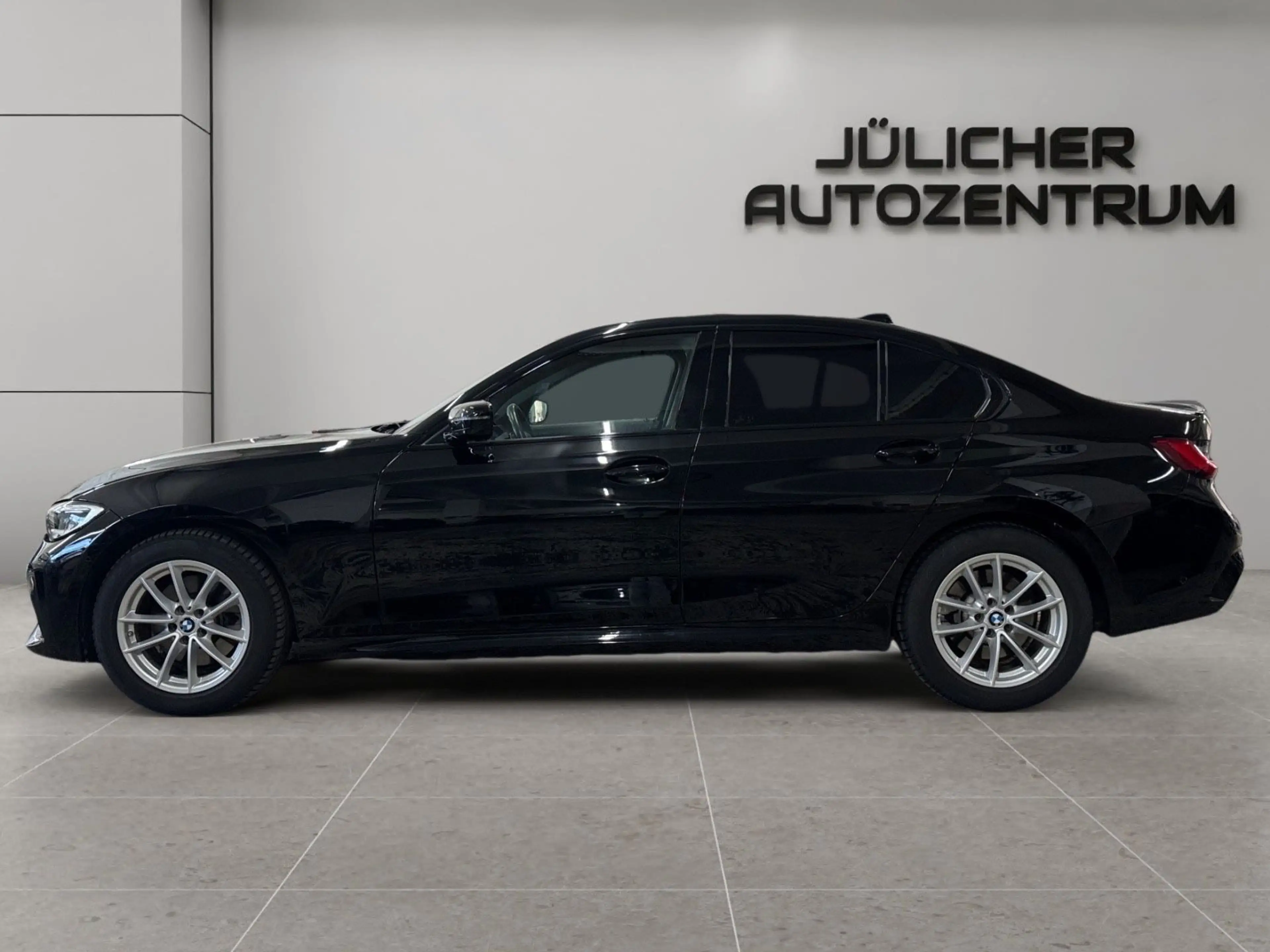 BMW 330 i xDrive M Sport Automatic, Sportsitze — photo 5