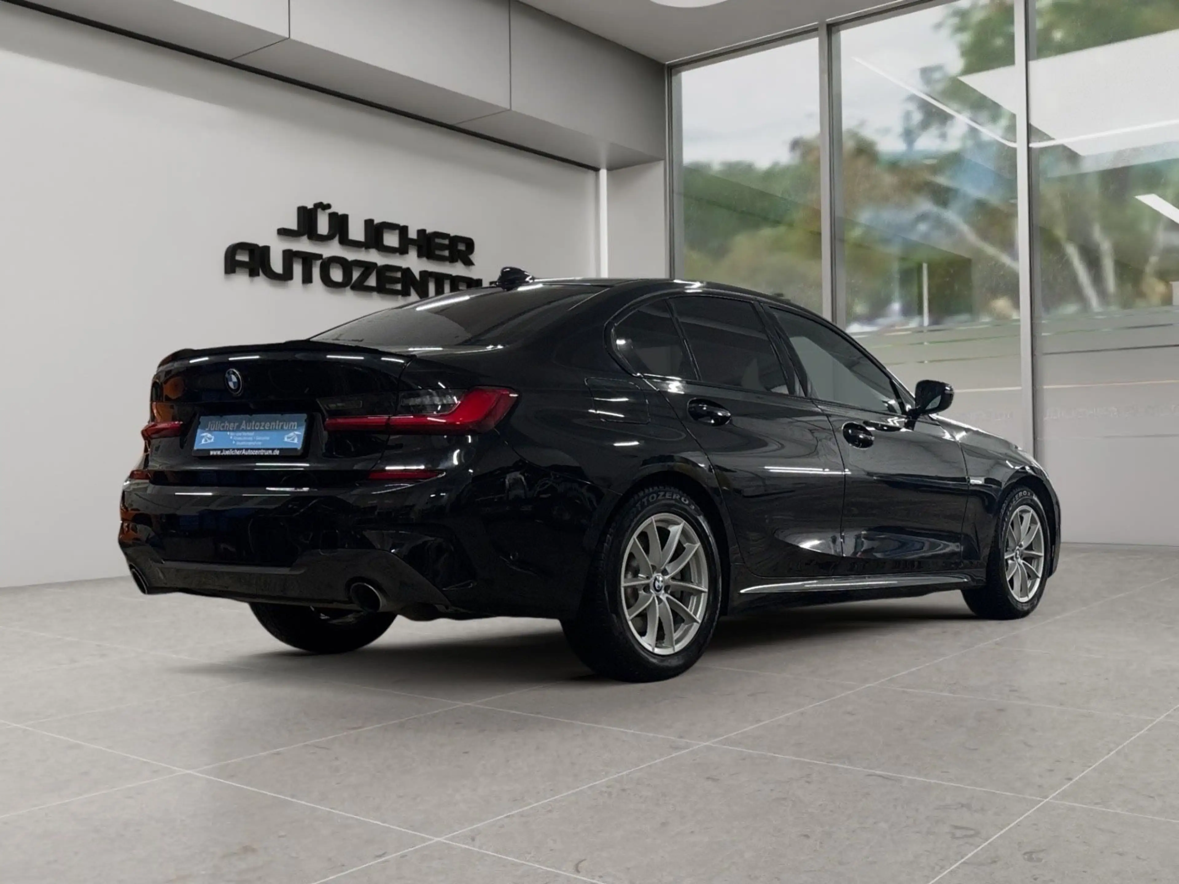 BMW 330 i xDrive M Sport Automatic, Sportsitze — photo 3