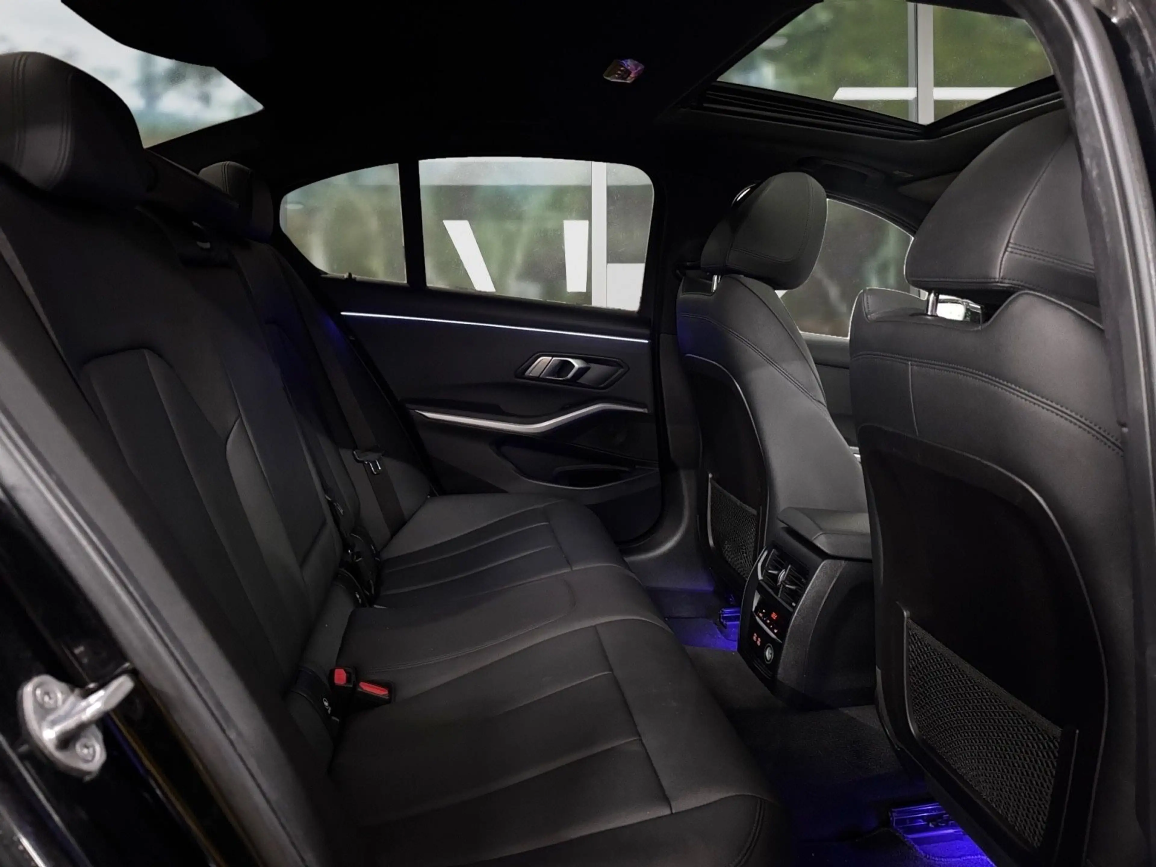 BMW 330 i xDrive M Sport Automatic, Sportsitze — photo 8