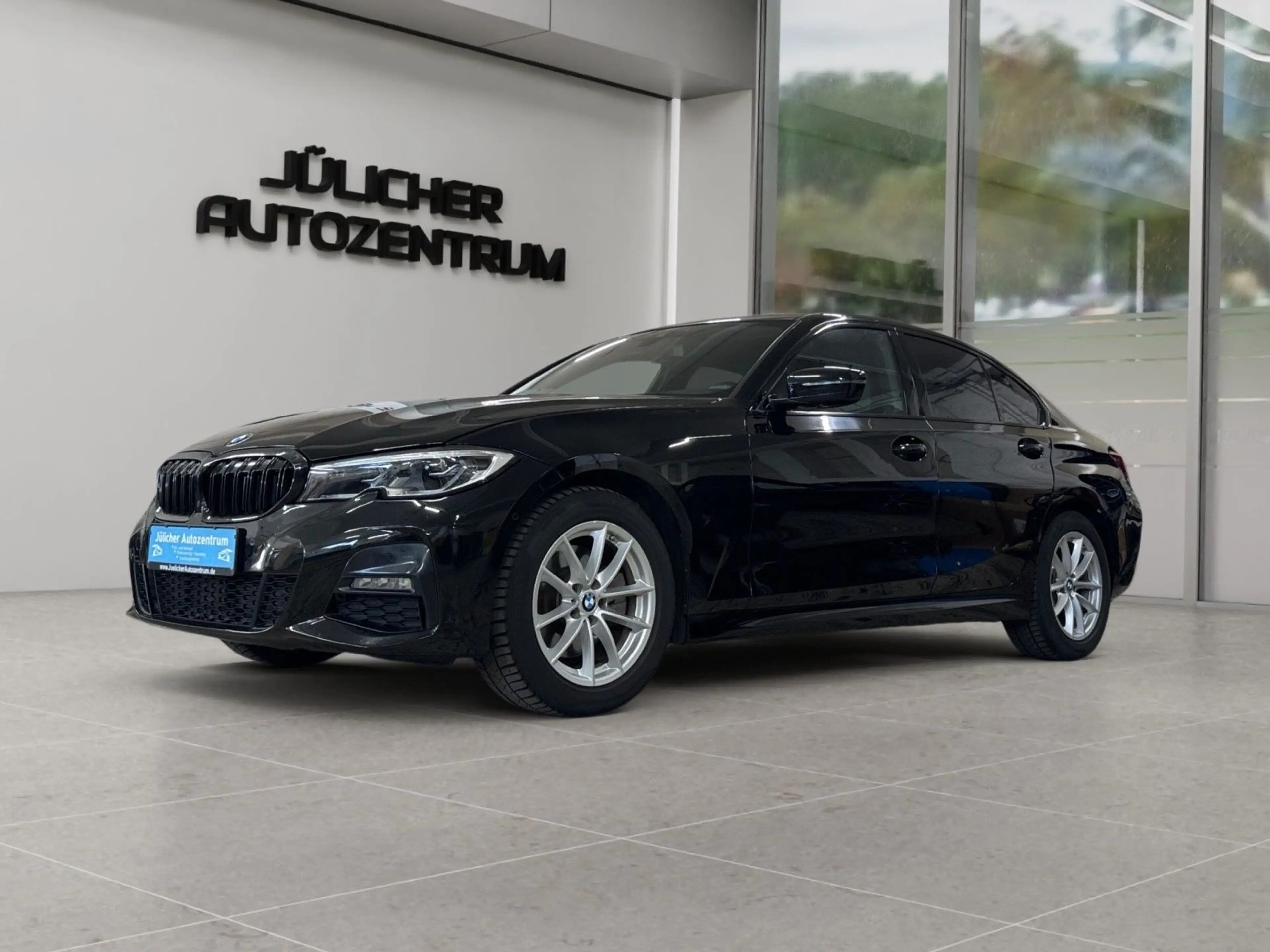 BMW 330 i xDrive M Sport Automatic, Sportsitze — photo 4