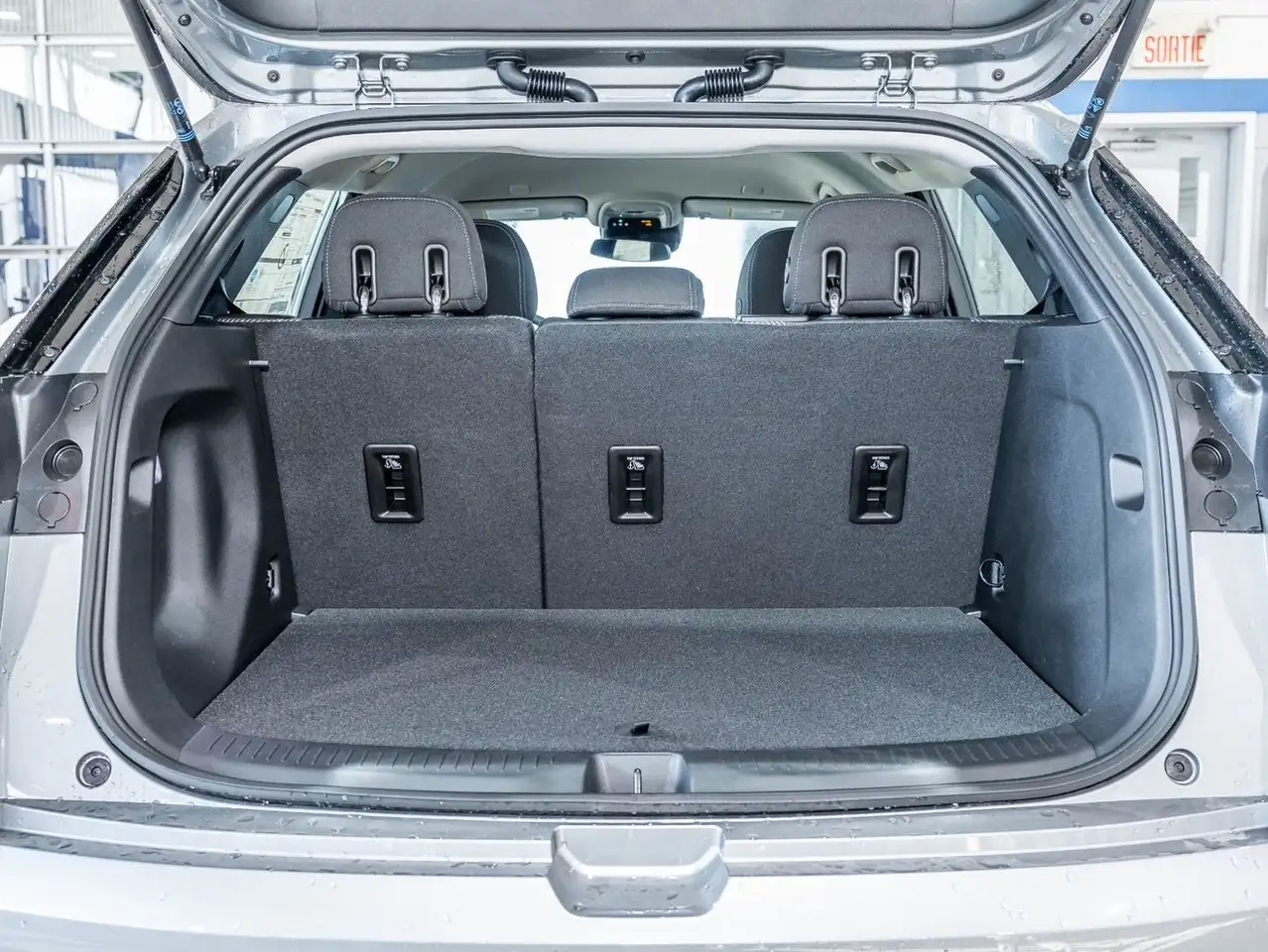 Chevrolet Bolt photo Chevrolet Bolt