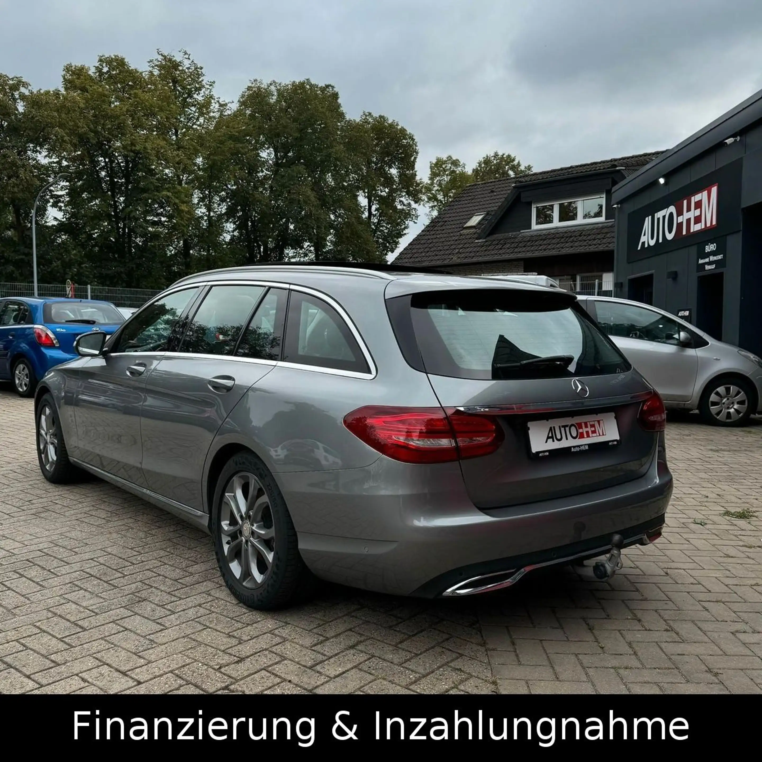 Mercedes-Benz C 250 Automatik Kamera Pano LED Head-Up AHK Navi — photo 4
