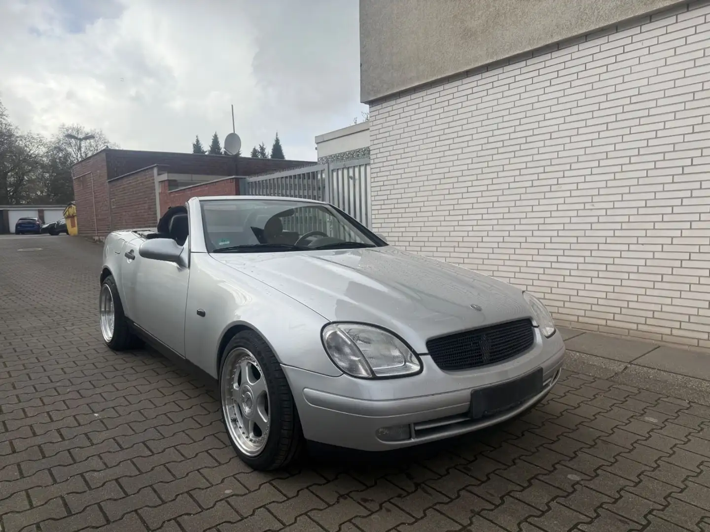 Mercedes-Benz SLK 230 KOMPRESSOR TÜV NEU*2.HAND*SEHR SAUBER Plateado - 1
