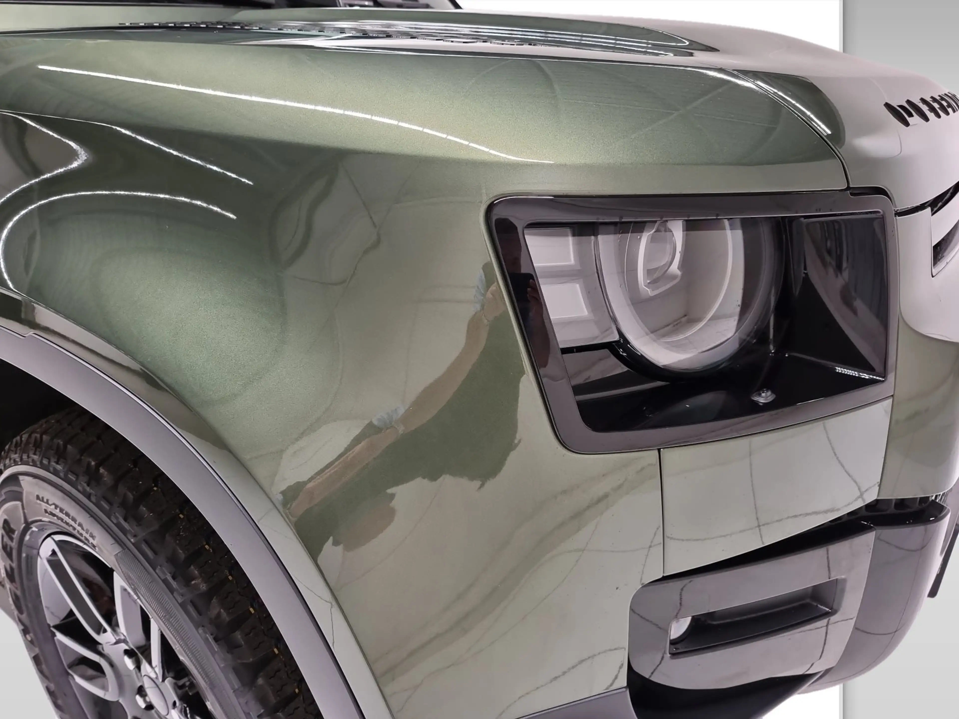 Land Rover Defender 90 Hard Top AHK Black Pack DAB LED — photo 9