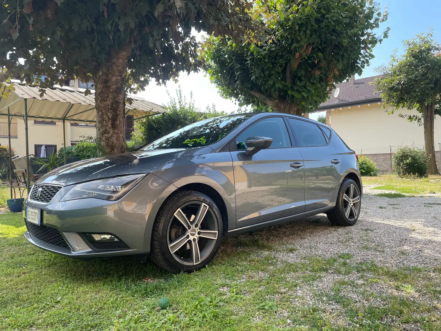 SEAT Leon 5p 1.2 tsi Style 110cv E6 Grigio - 1