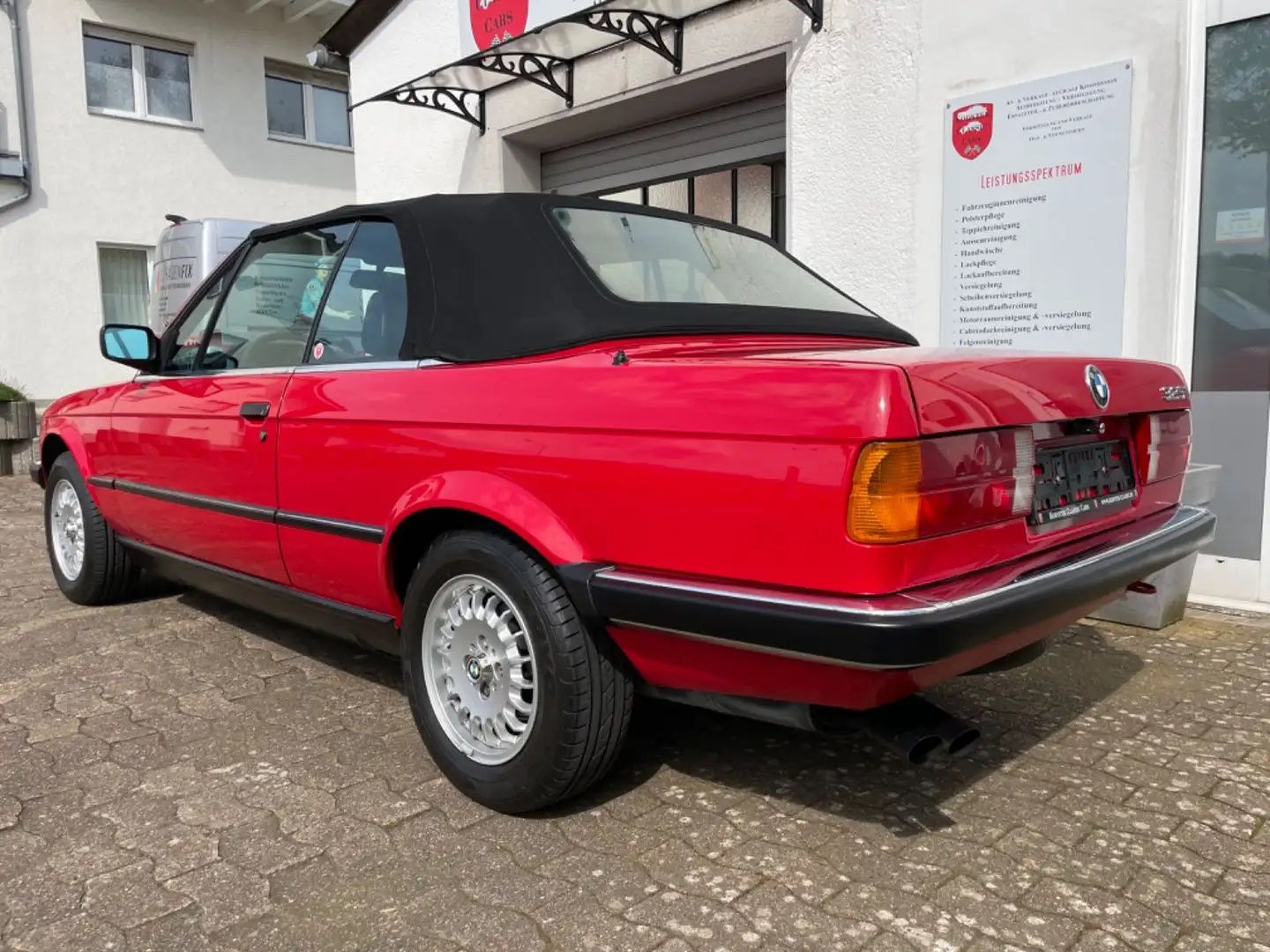 BMW 325 i Cabrio deutsch/Schalter Original Bruin - 2