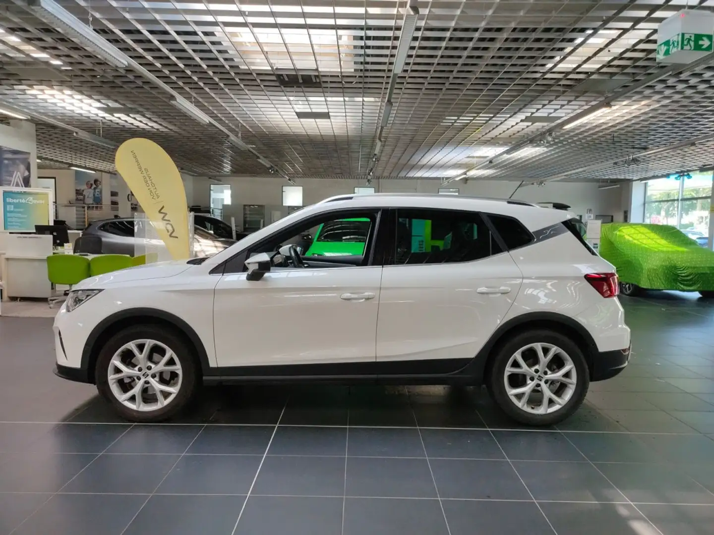 SEAT Arona FR 1,5TSI *PDC*Fulllink*SHZ* Klima Navi Blanco - 2