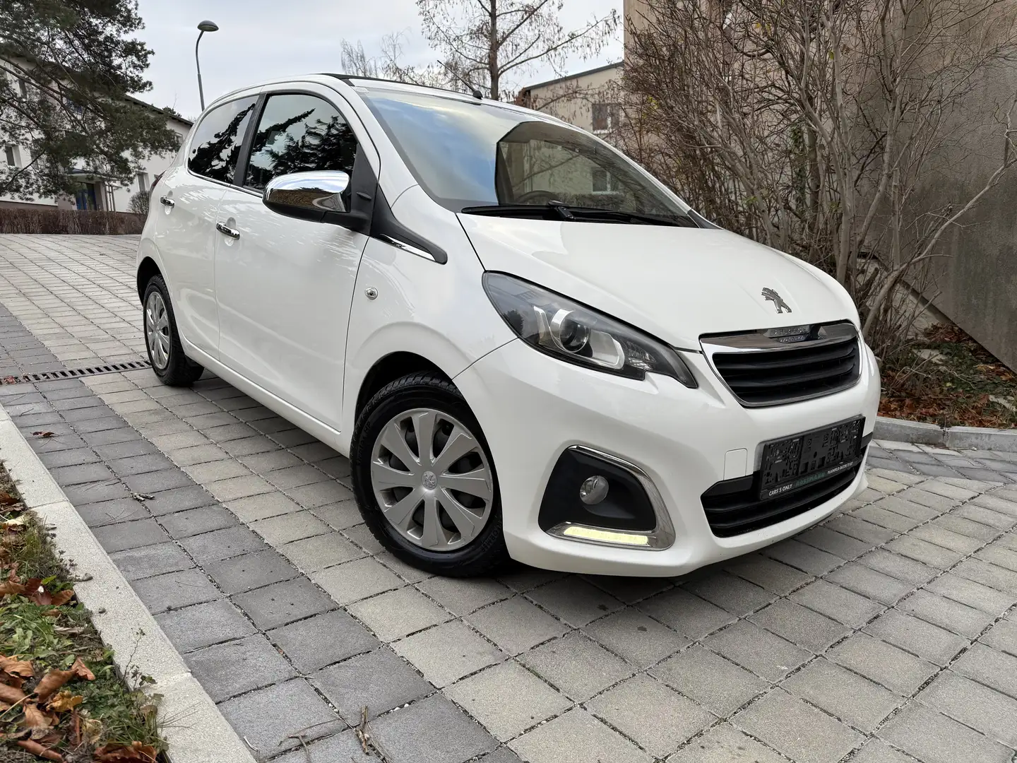 Peugeot 108 ALLURE - 2