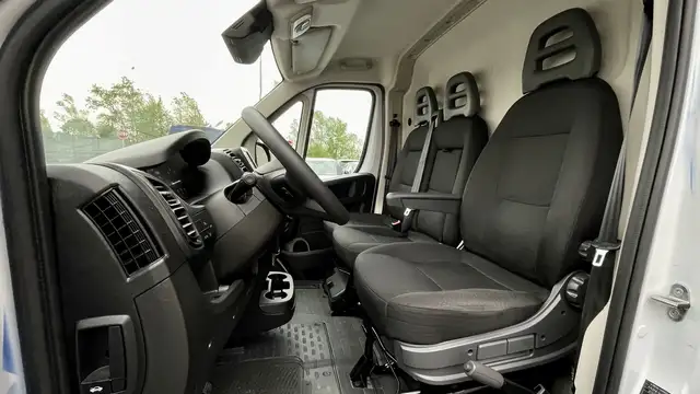 Fiat Ducato view 10