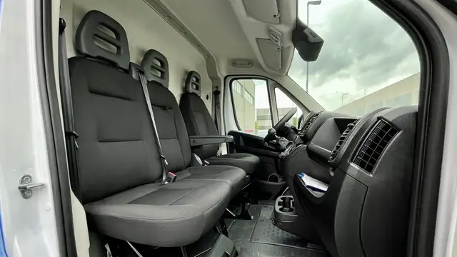 Fiat Ducato view 11
