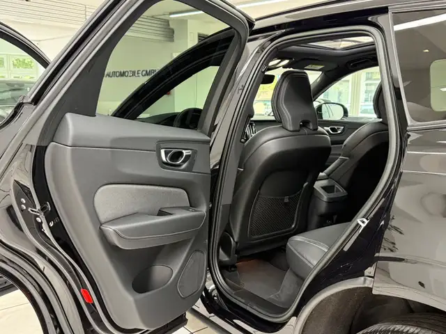 Volvo XC60 view 7