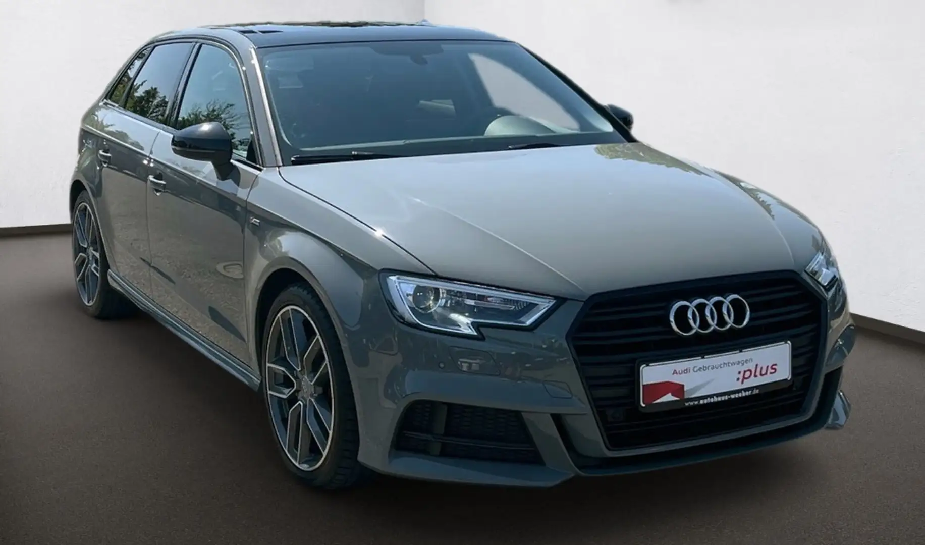 Audi A3 S LINE PANO 18” VIRTUAL S-TRONIC - 1