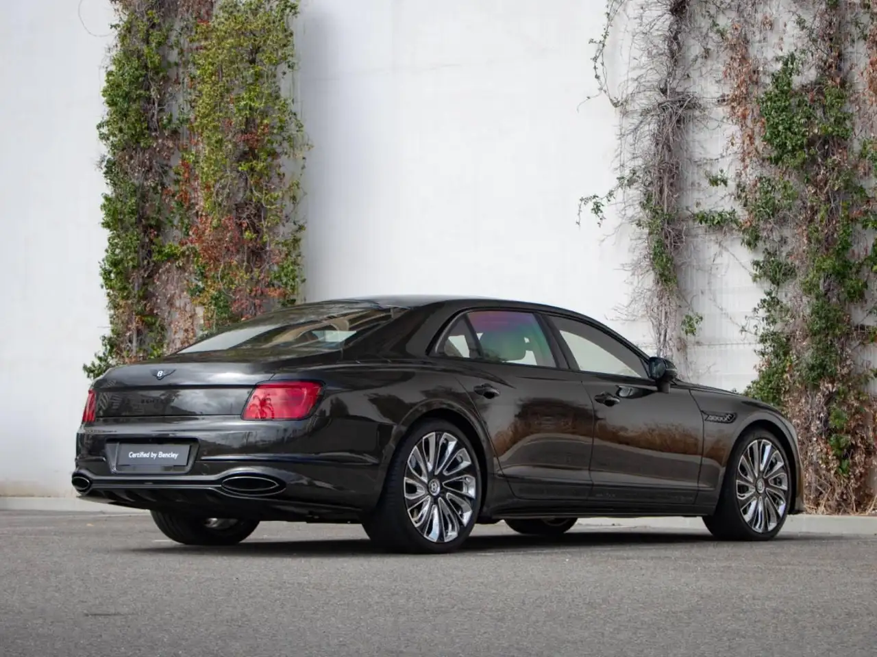 Bentley Flying Spur 2025 — фото 9