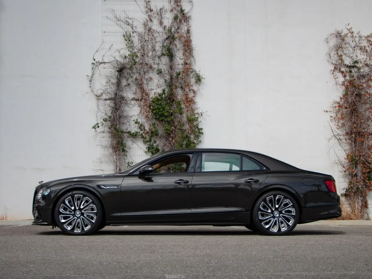 Bentley Flying Spur 2025 — фото 6