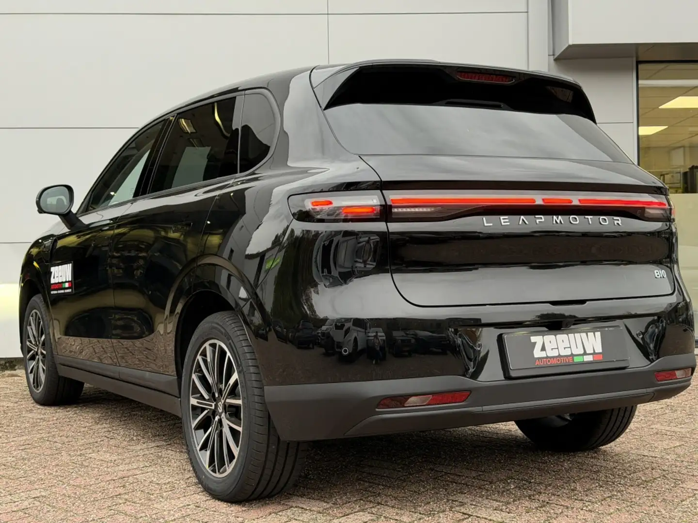 Leapmotor B10 Design ProMax 67.1 Nu te bestellen + Uit voorraad Noir - 2