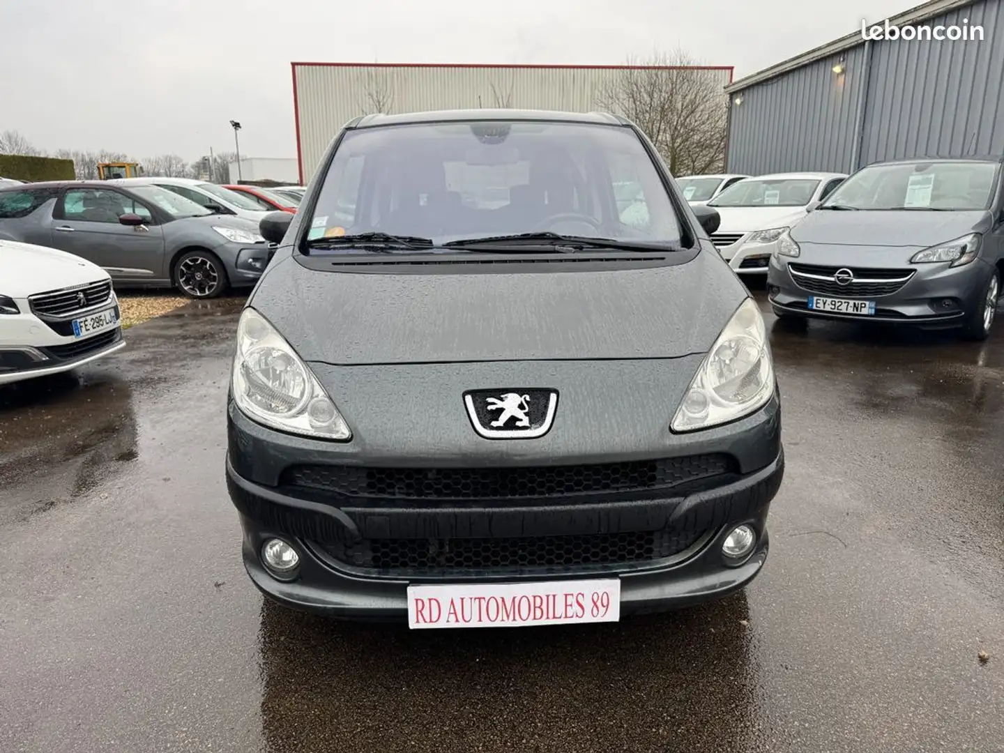 Peugeot 1007 1.6 HDI 110 CH Sporty Pack Gris - 2