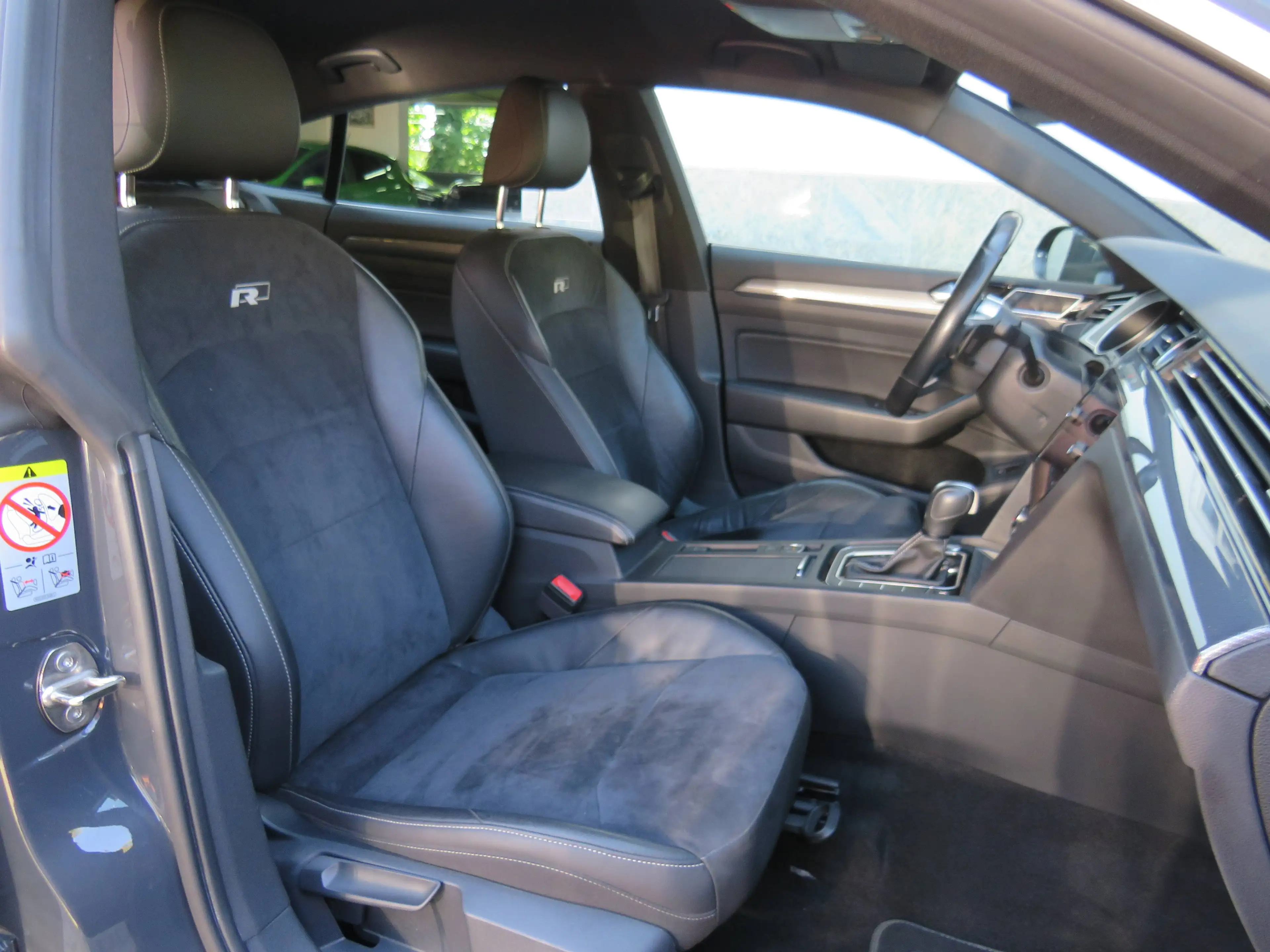 Volkswagen Arteon R-Line — photo 13