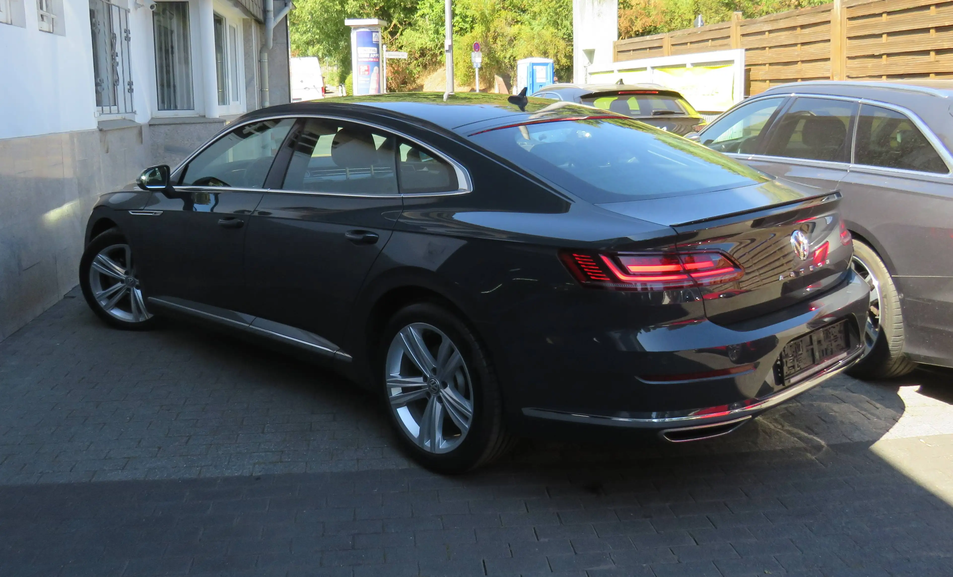 Volkswagen Arteon R-Line — photo 2