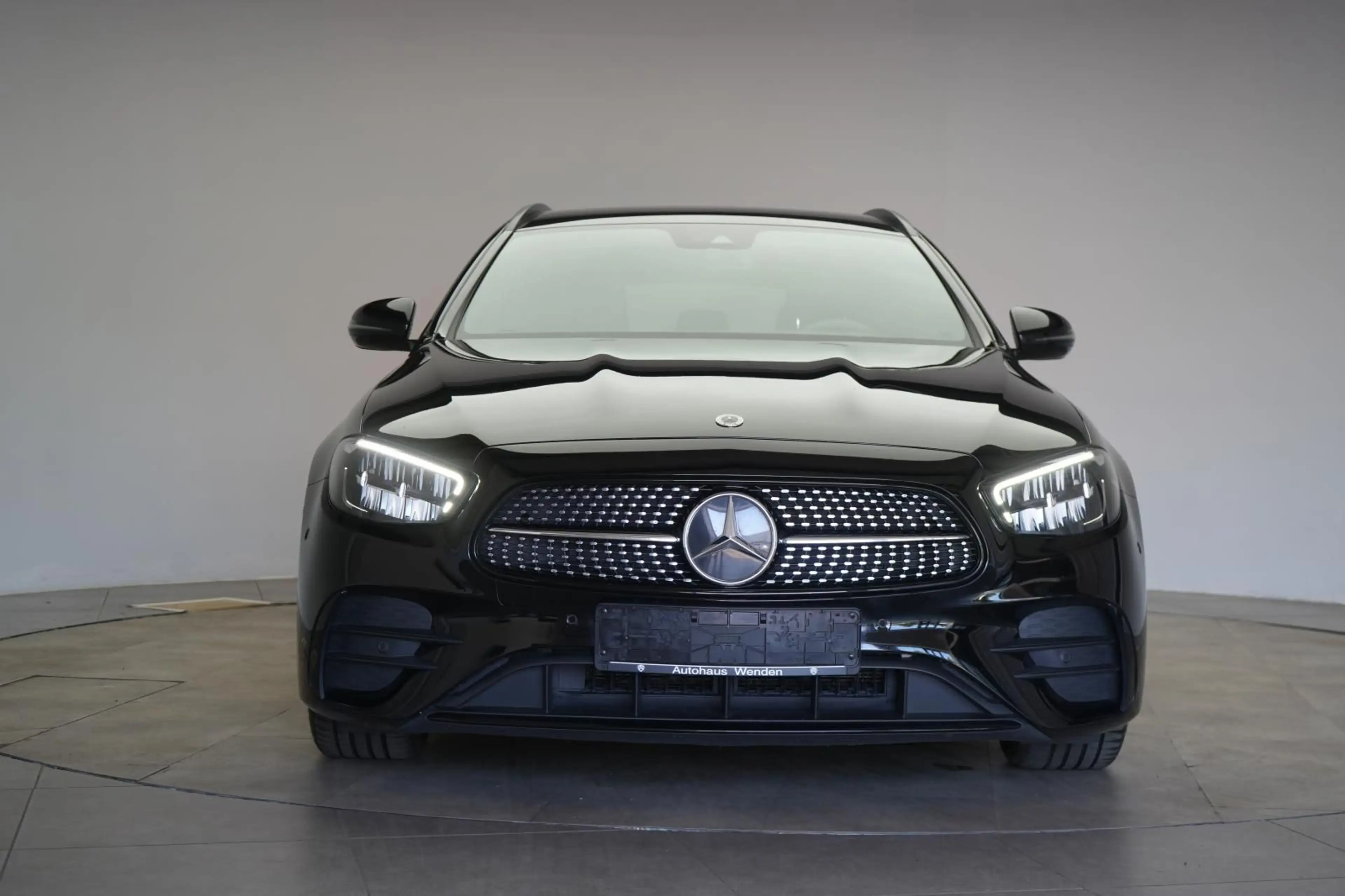 Mercedes-Benz E 220 d T 9G-Tronic AMG CarPlay/Temp/Kamera/ — photo 3