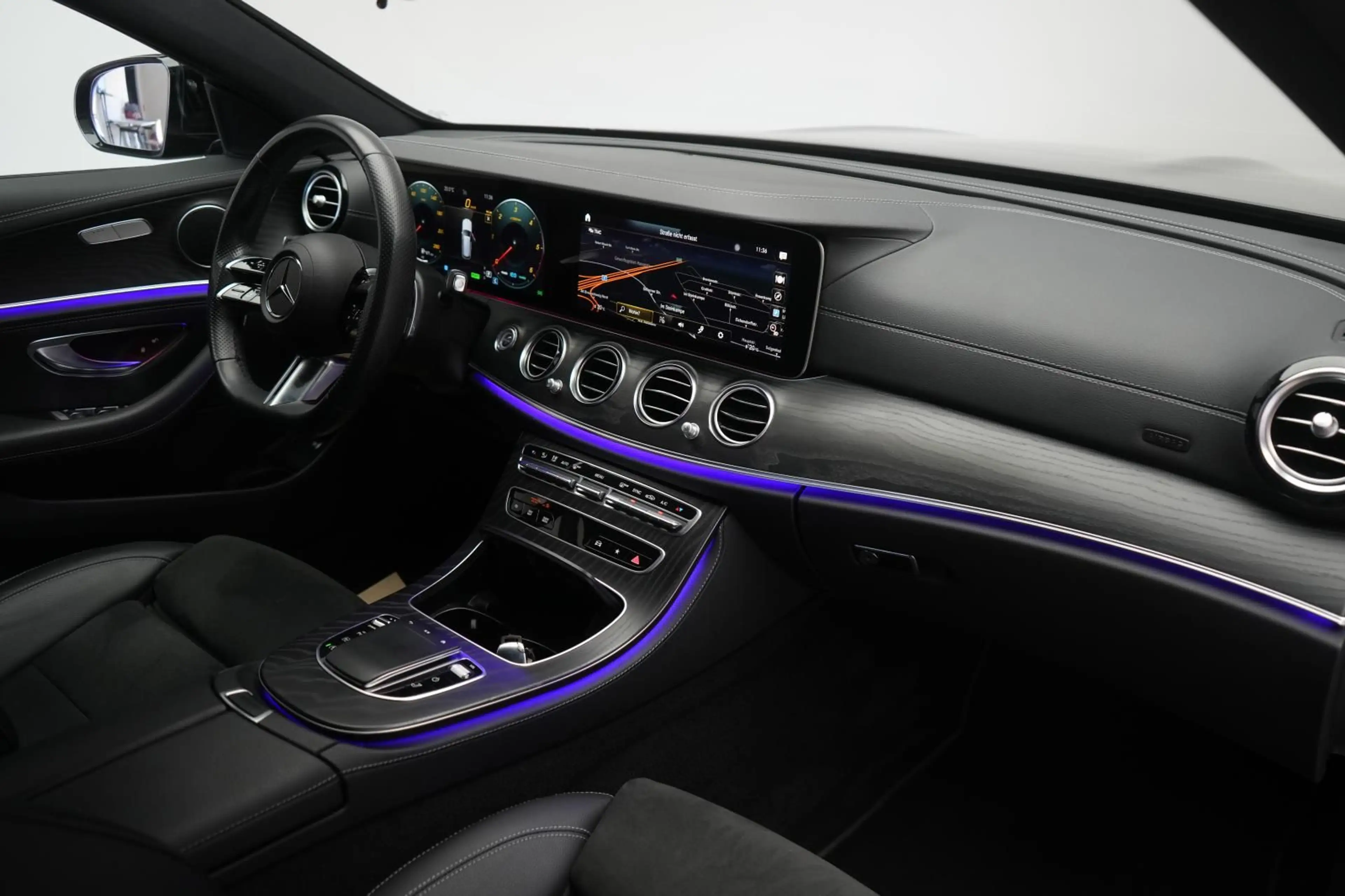 Mercedes-Benz E 220 d T 9G-Tronic AMG CarPlay/Temp/Kamera/ — photo 9