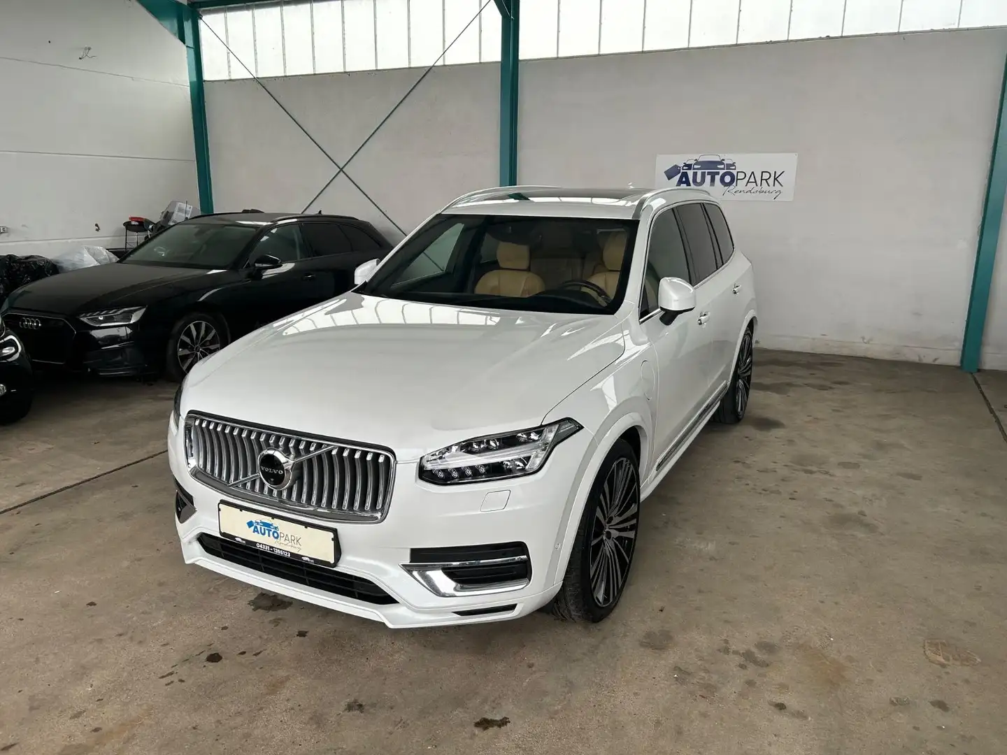 Volvo XC90 Plus Bright Recharge Plug-In Hybrid AWD Weiß - 1