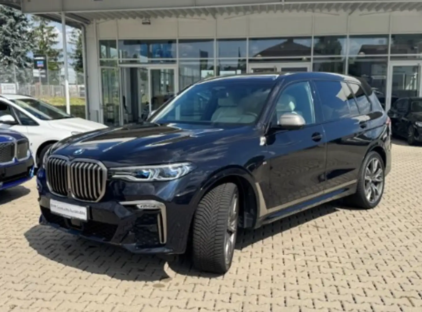 BMW X7 M50iA Noir - 1