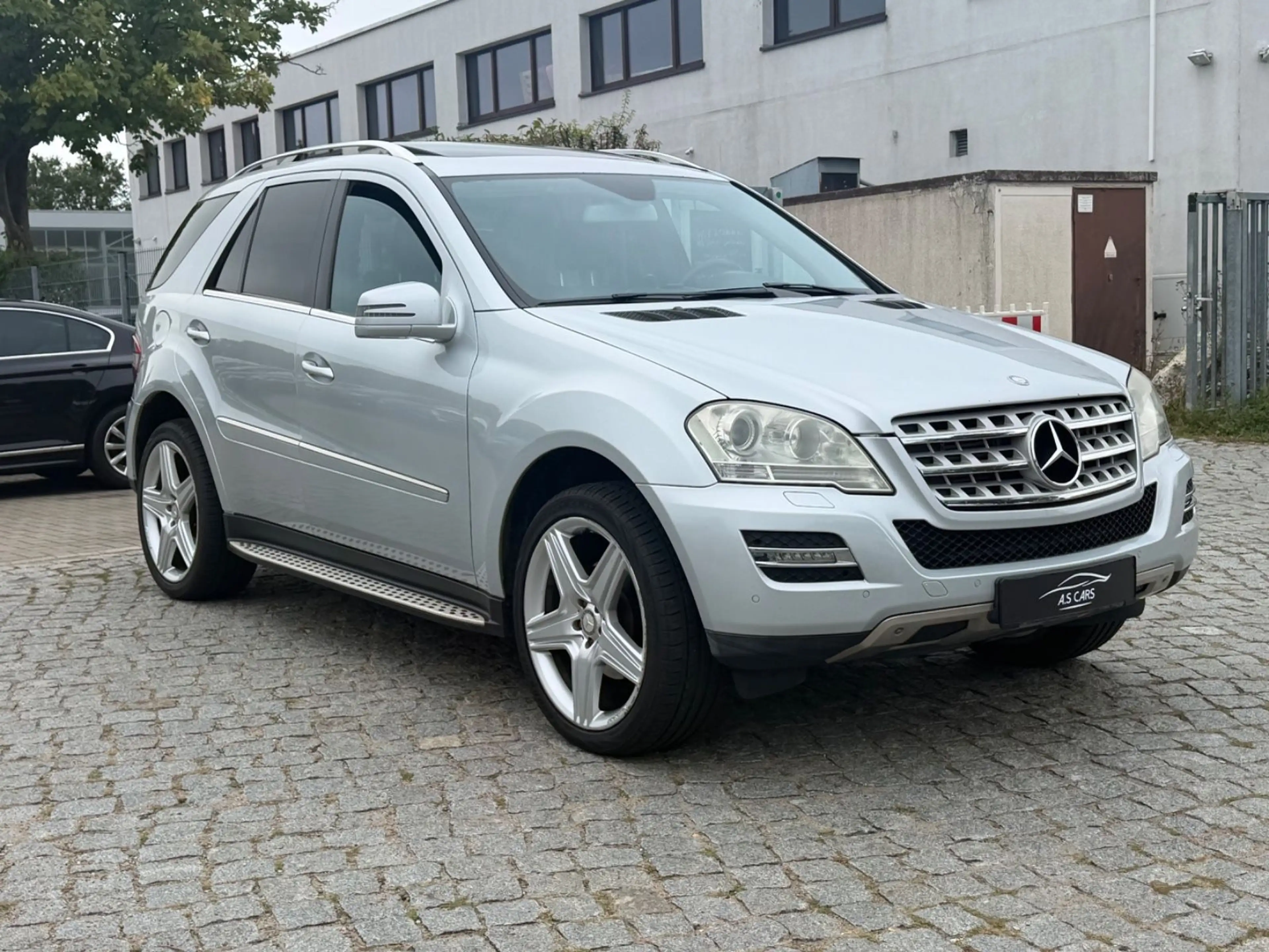 Mercedes-Benz ML 350 CDI 4Matic*21Zoll AMG*Leder*SHD*AHK*EURO5 — photo 5