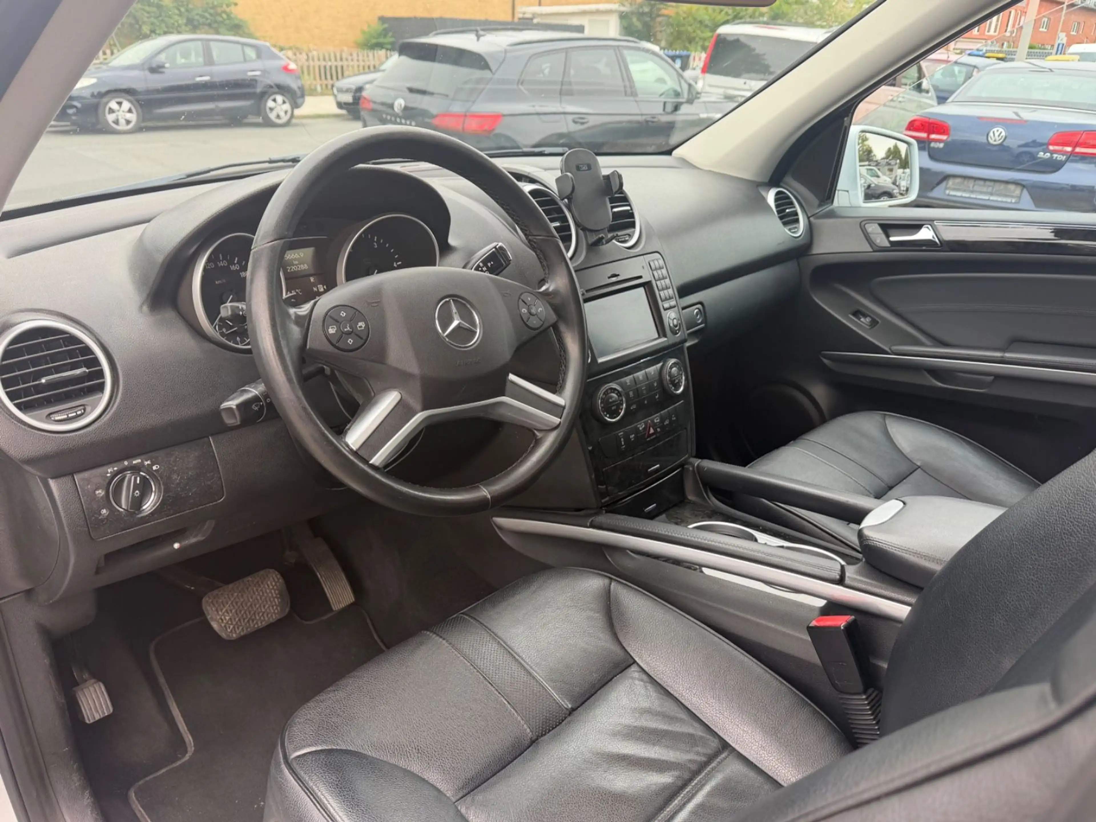 Mercedes-Benz ML 350 CDI 4Matic*21Zoll AMG*Leder*SHD*AHK*EURO5 — photo 7