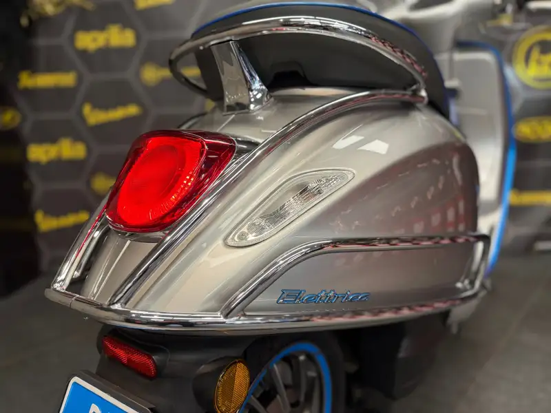 Vespa Primavera - foto 8