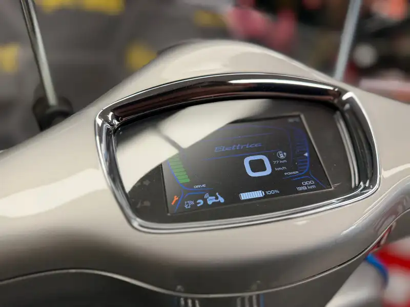 Vespa Primavera - foto 7