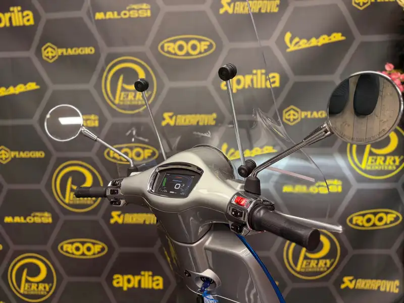 Vespa Primavera - foto 6