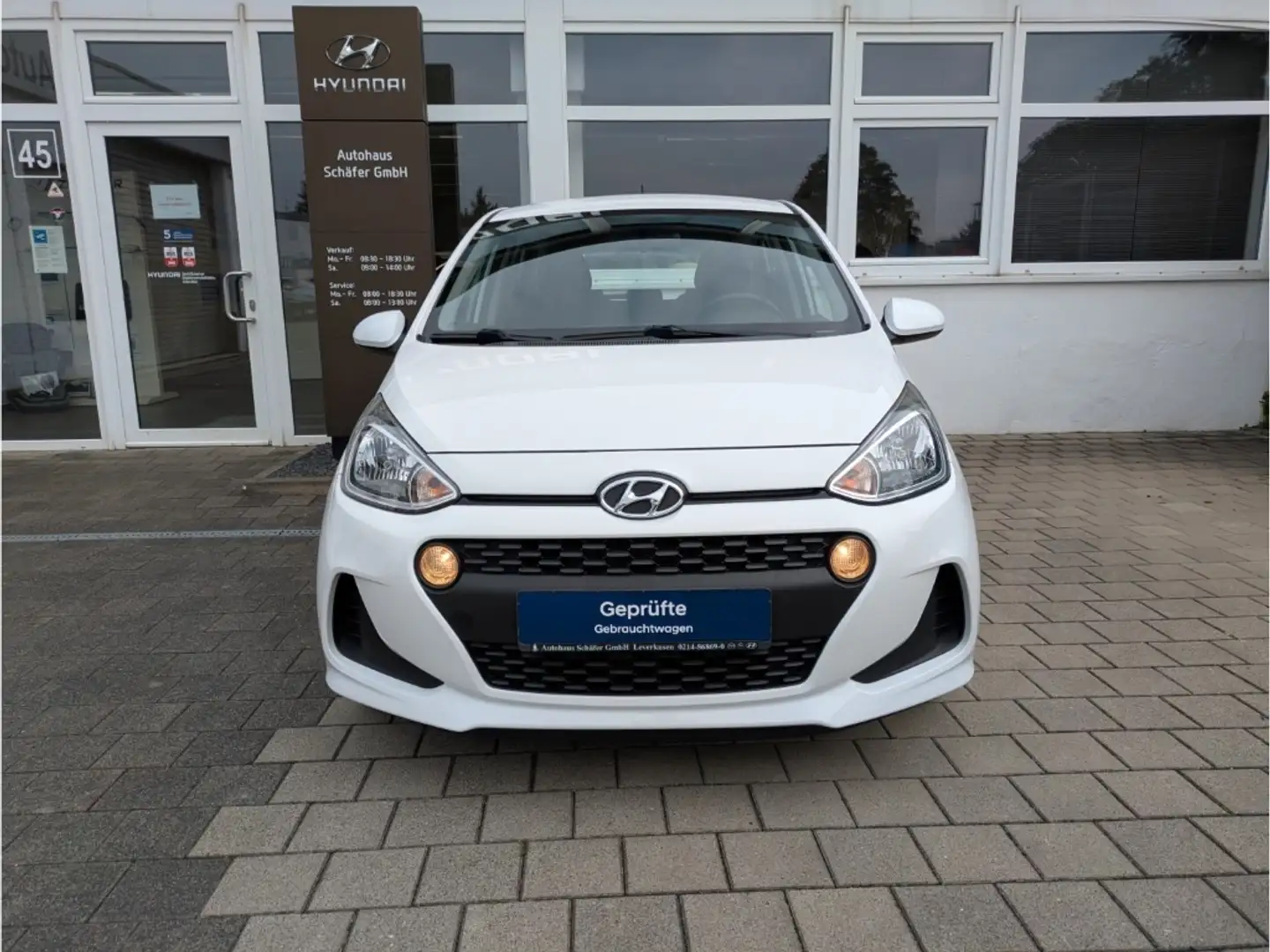 Hyundai i10 Trend DAB SHZ LenkradHZG Tel.-Vorb. GA Klima Freis Blanco - 2