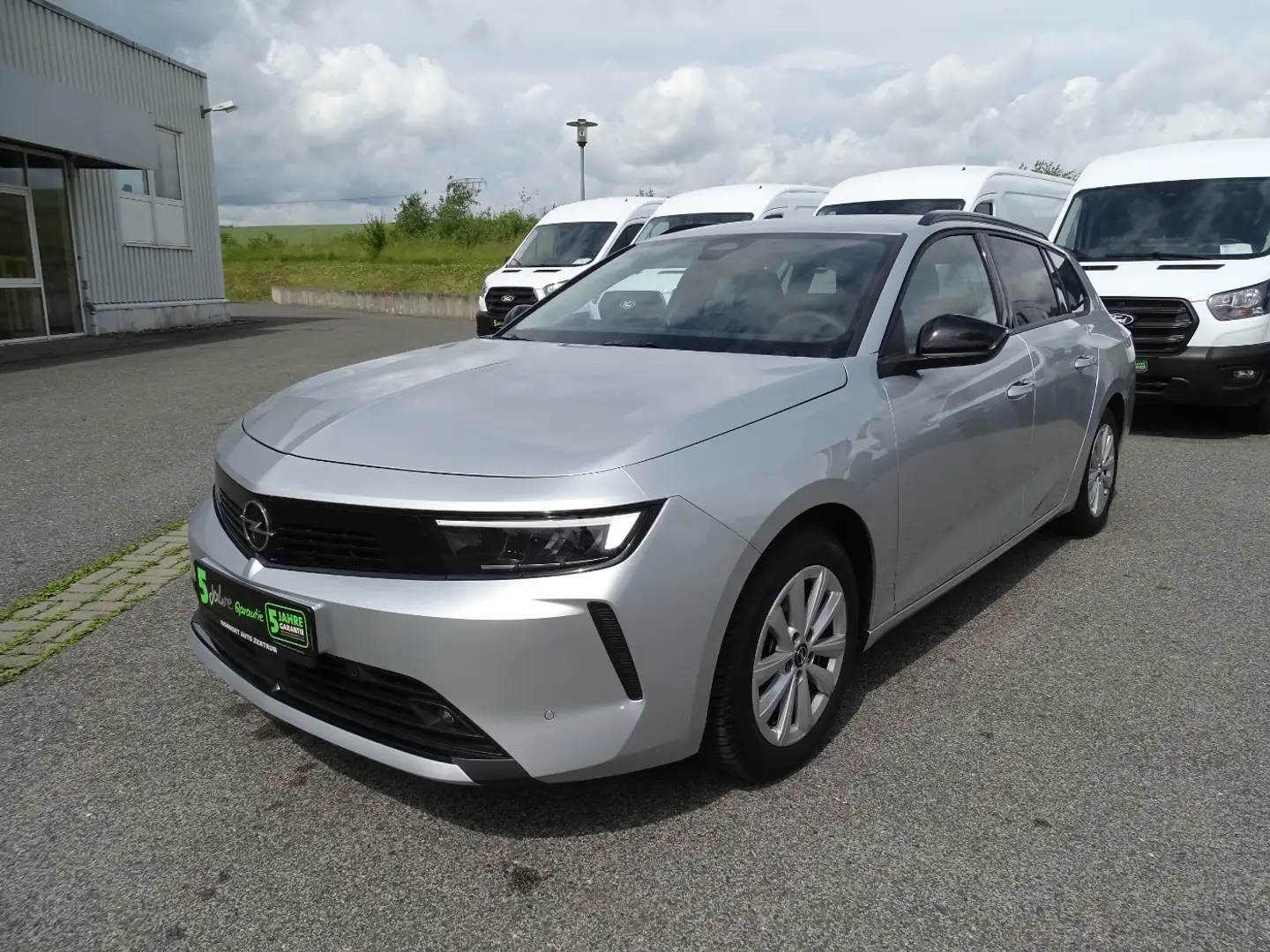 Opel Astra Sports Tourer 1.2 Turbo Enjoy *Kamera*Navi Silber - 2