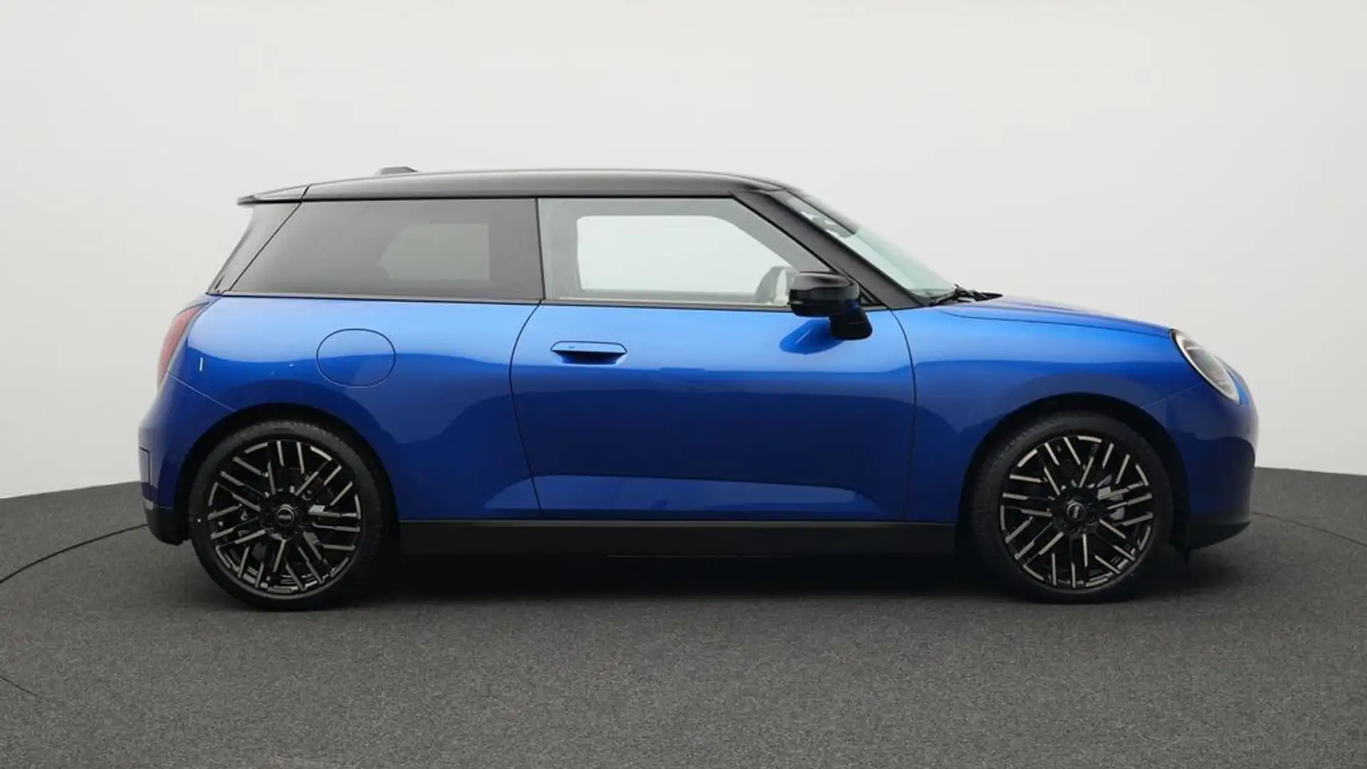 MINI Cooper SE Favoured Trim Blau - 2