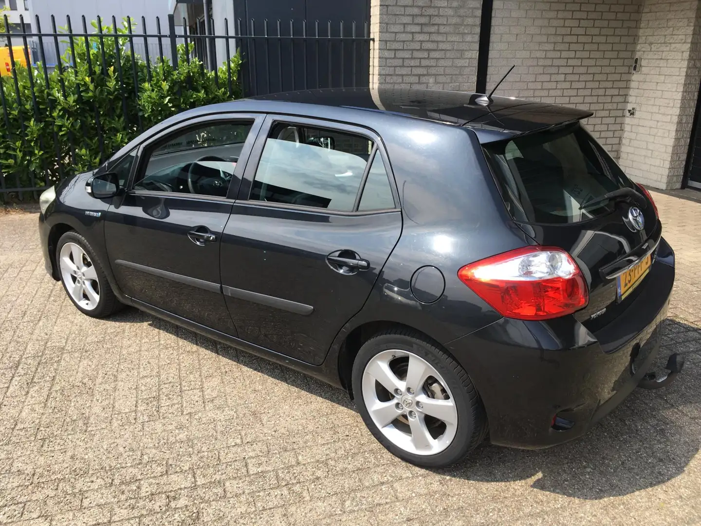 Toyota Auris 1.8 Full Hybrid Dynamic / CAMERA / NAVI / ALU VELG Zwart - 2