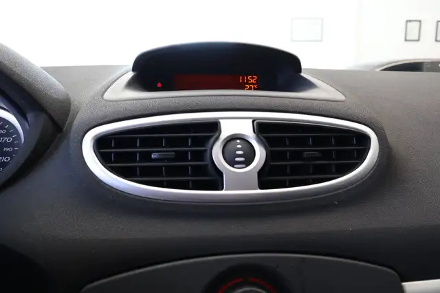 Renault Clio view 15