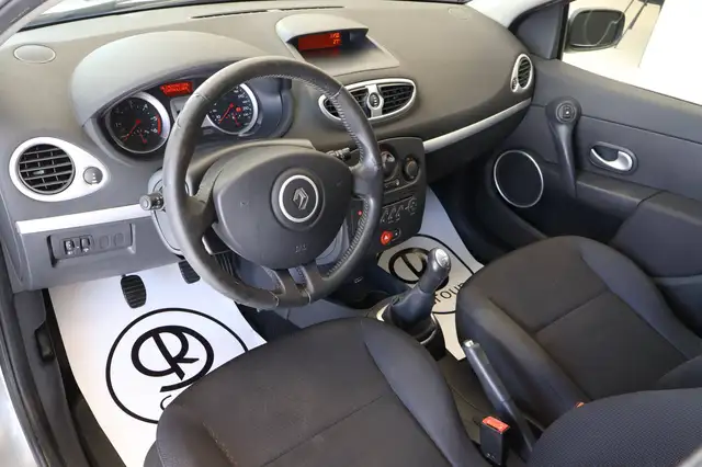 Renault Clio view 8
