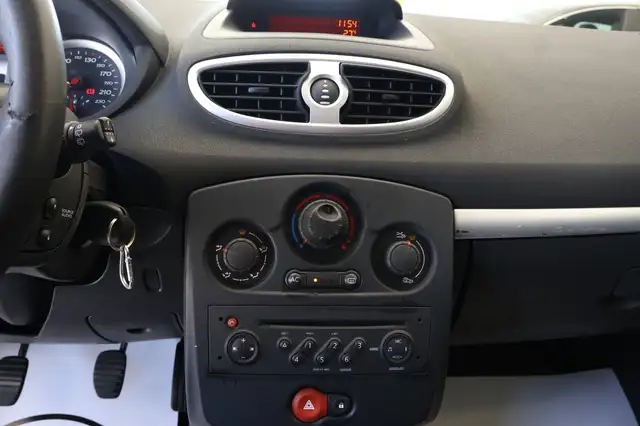 Renault Clio view 14